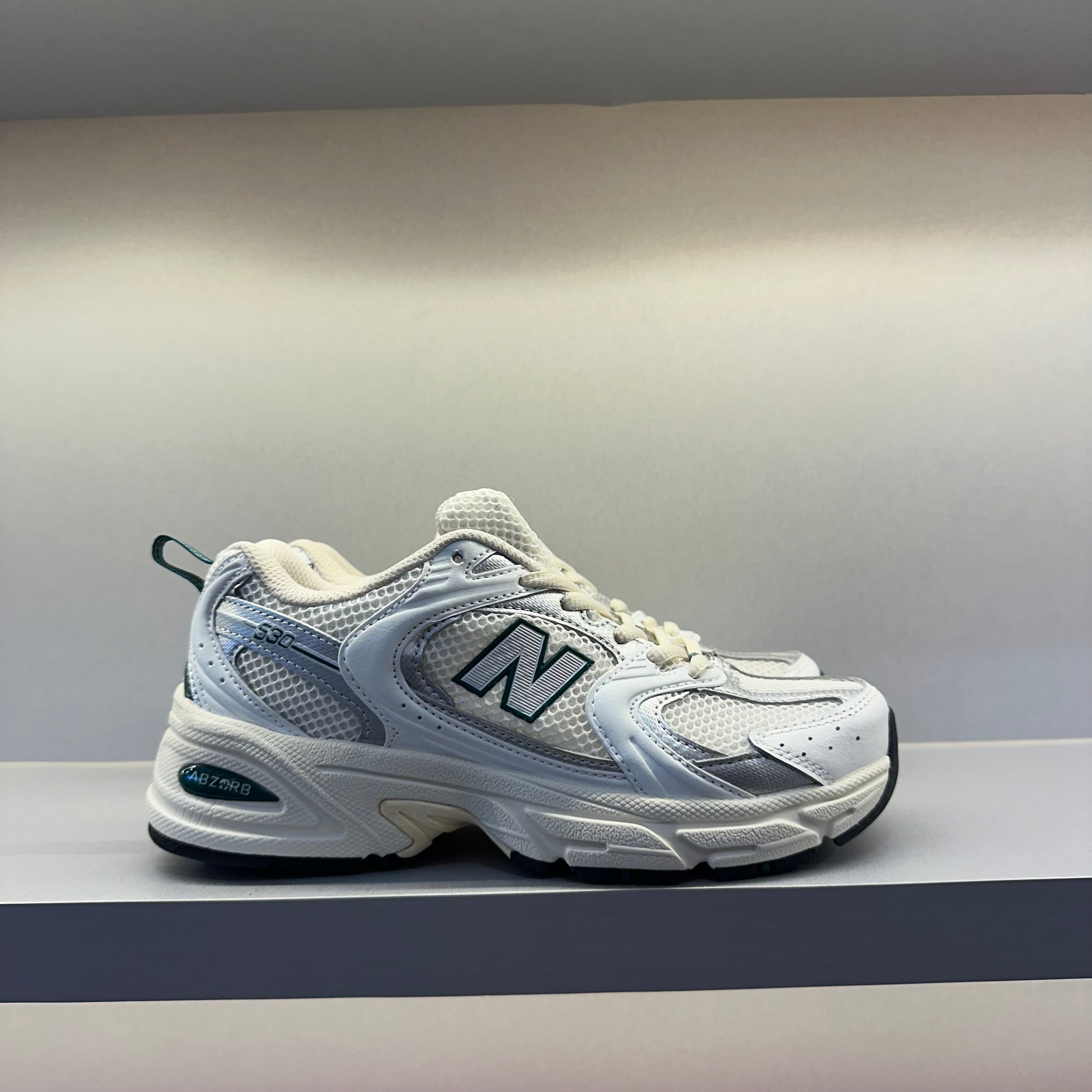 New Balance 530 Sea Salt White Marsh Green (Pronta Entrega)
