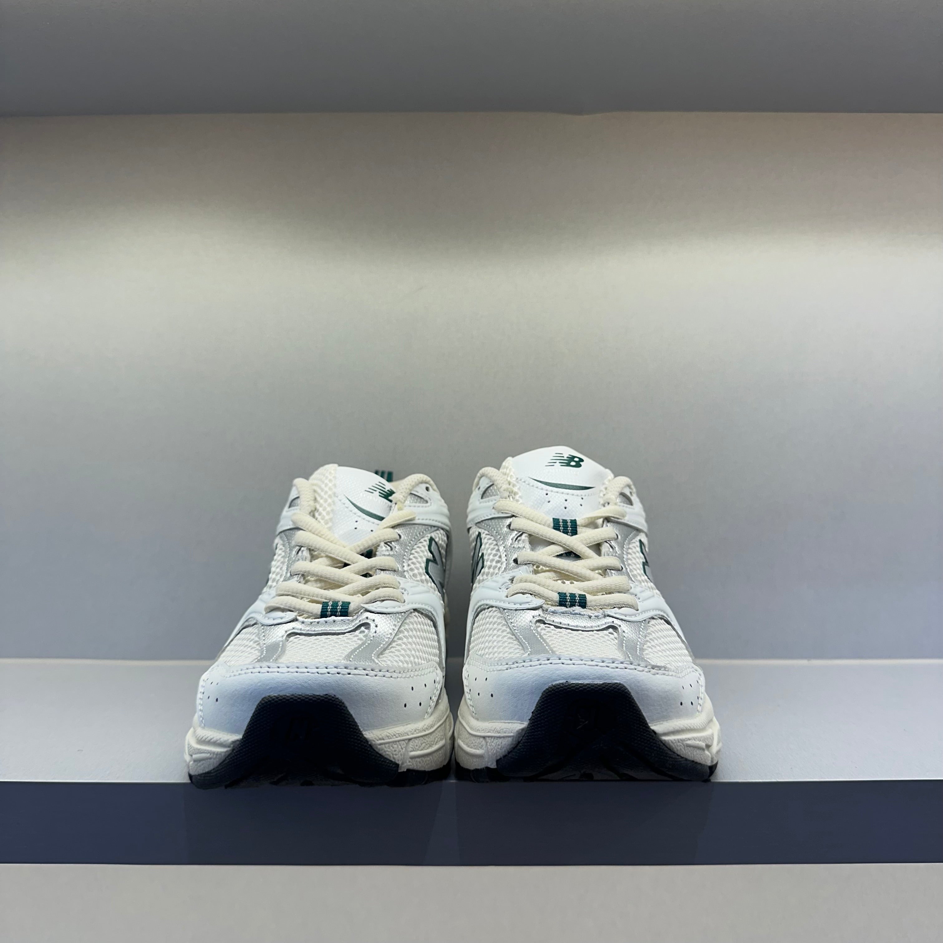 New Balance 530 Sea Salt White Marsh Green (Pronta Entrega)