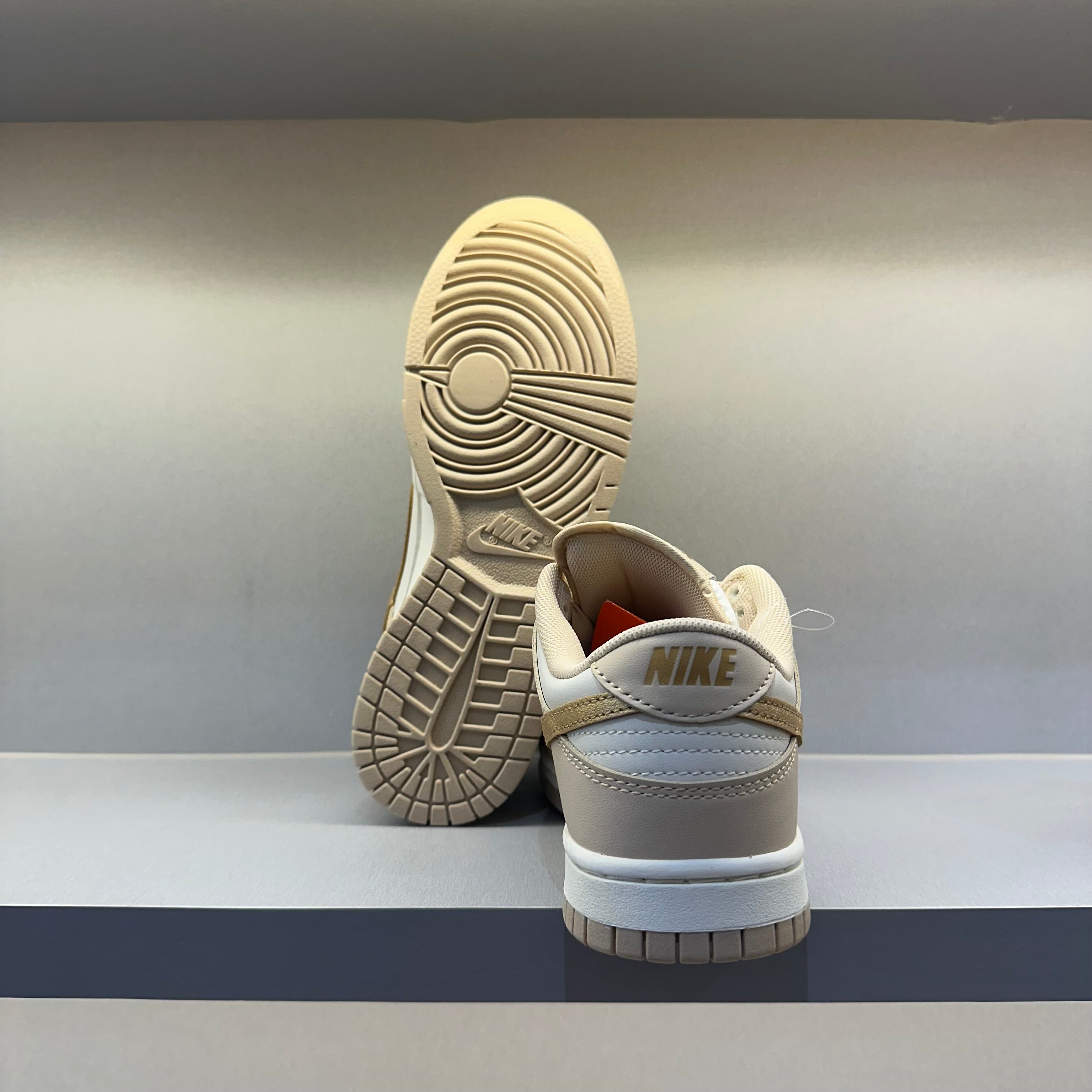 Nike Dunk Low Phantom Metallic Gold (Pronta Entrega)