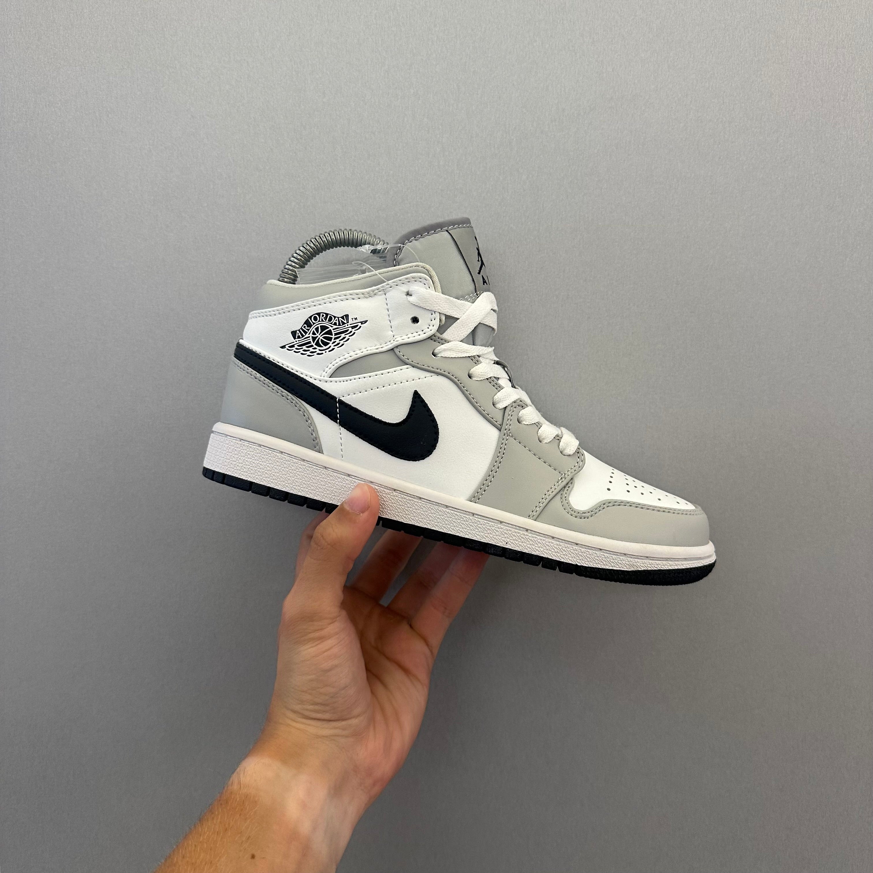 Jordan 1 Mid Light Smoke Grey (Pronta Entrega)