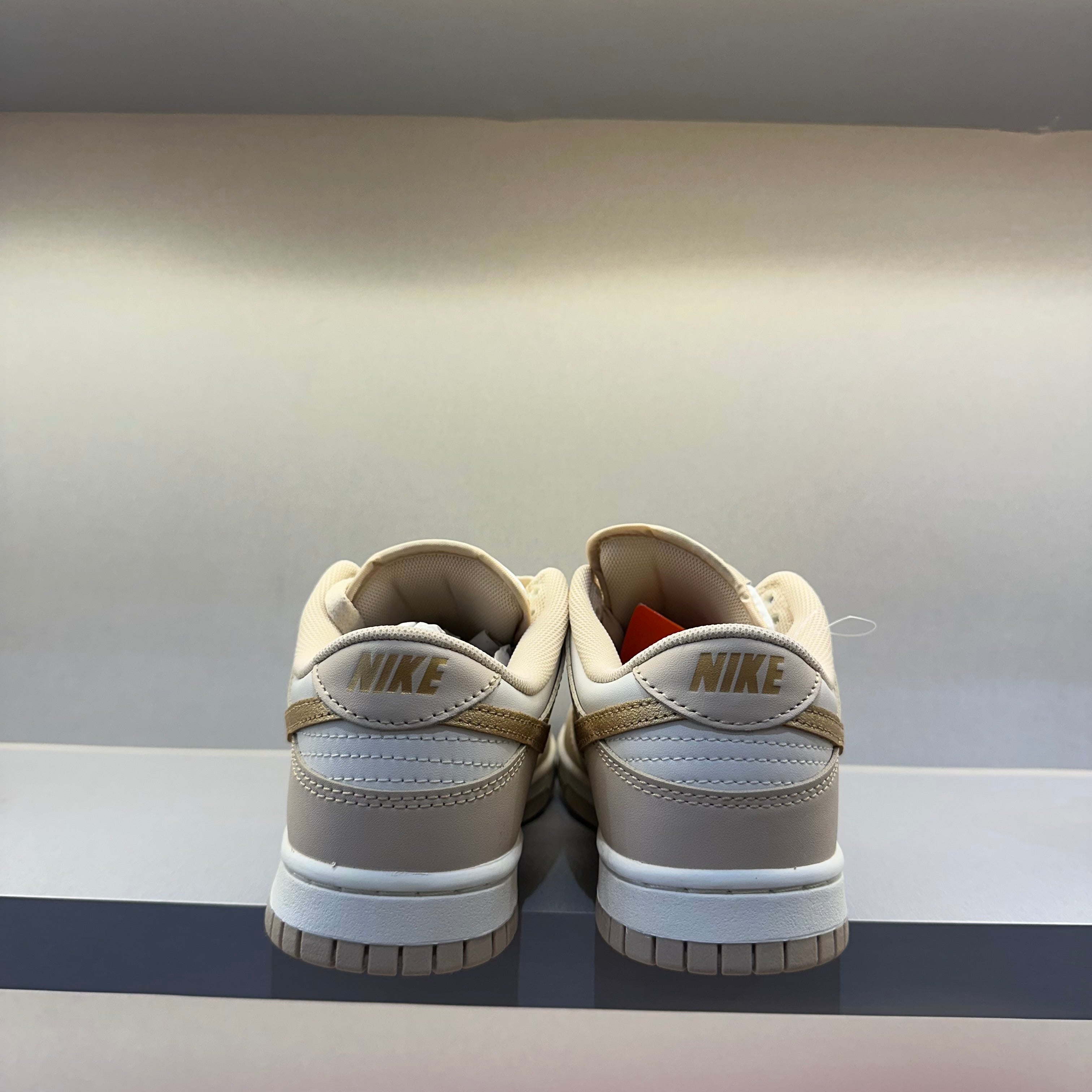 Nike Dunk Low Phantom Metallic Gold (Pronta Entrega)