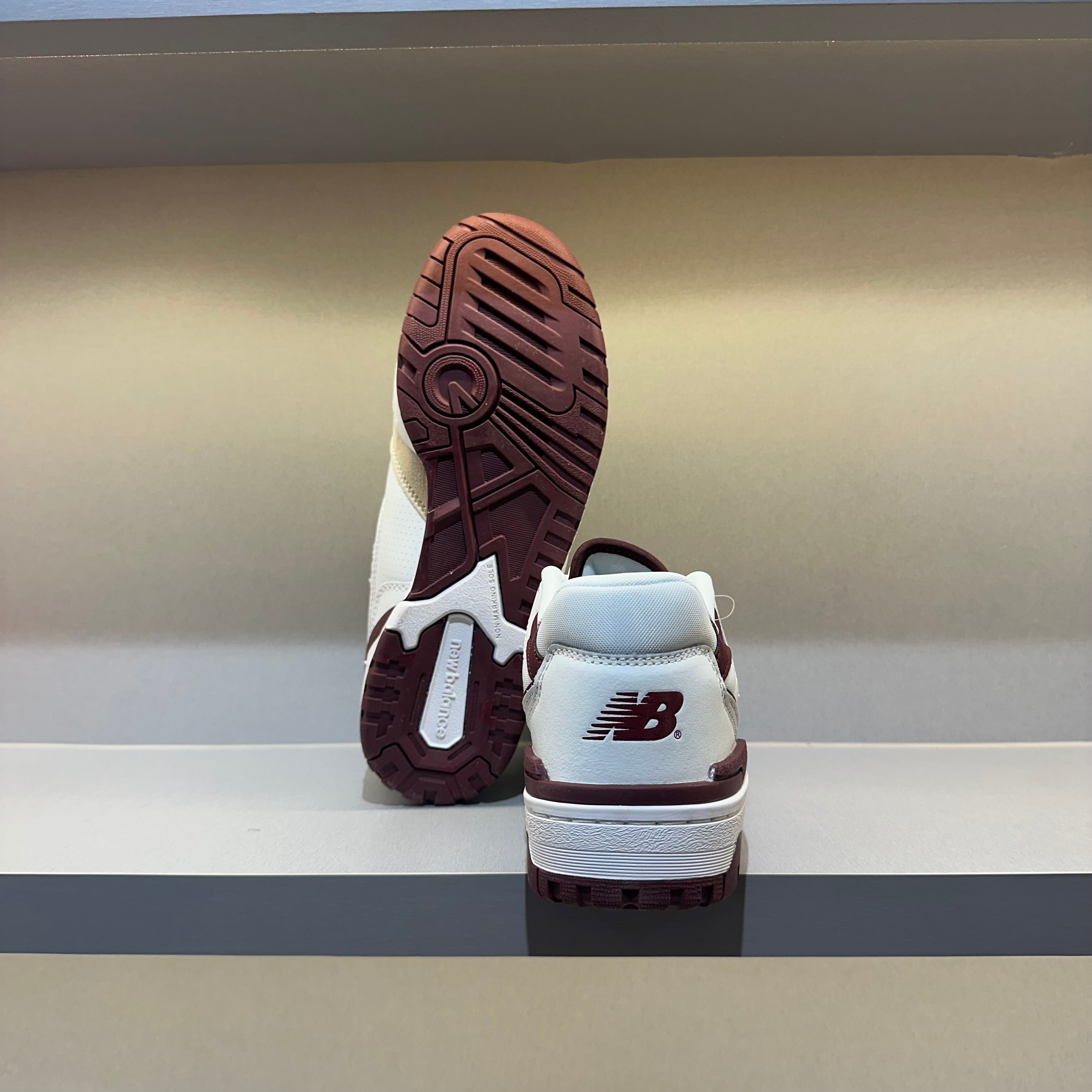 New Balance 550 Sea Salt Burgundy (Pronta Entrega)