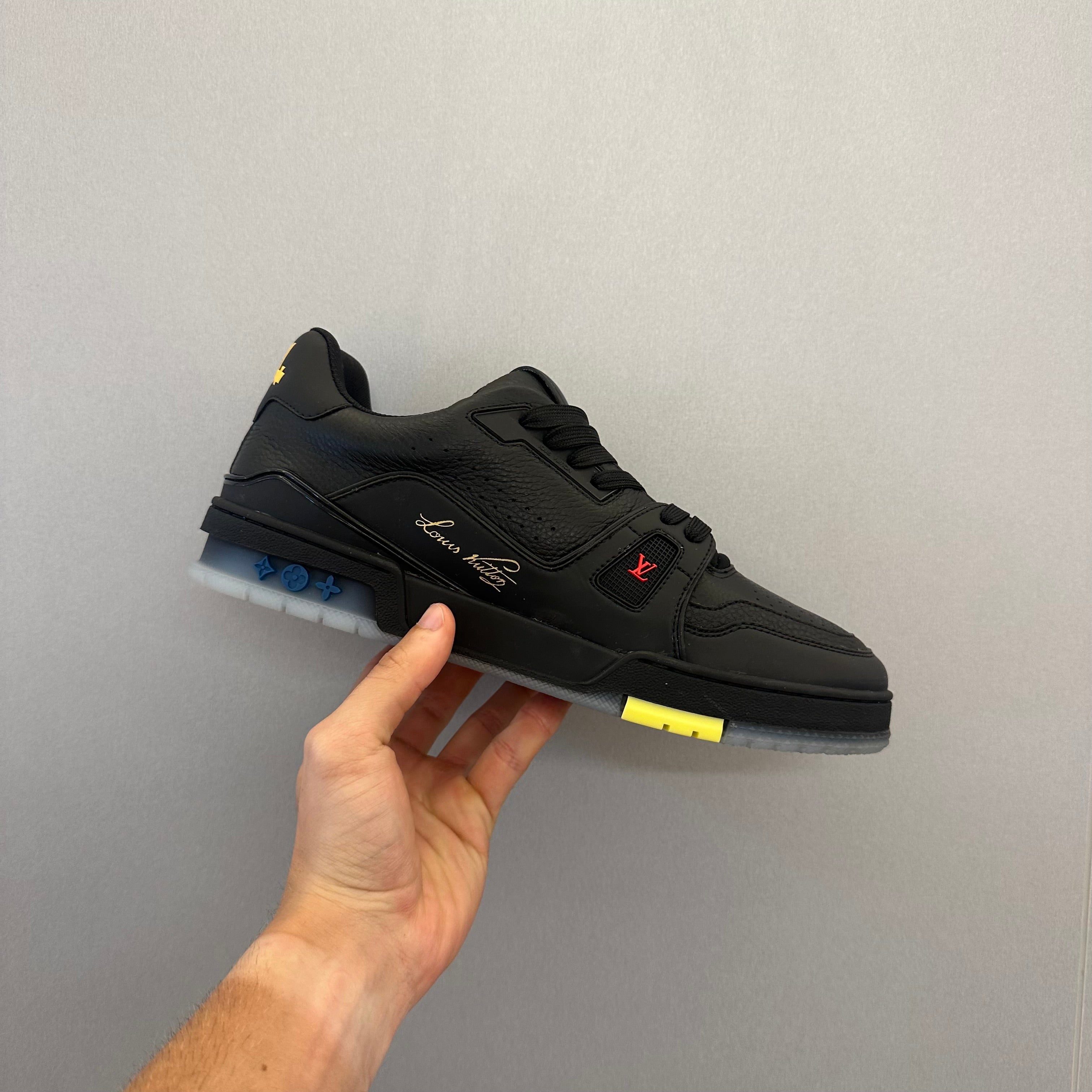 Louis Vuitton Trainer Black Signature (Pronta Entrega)