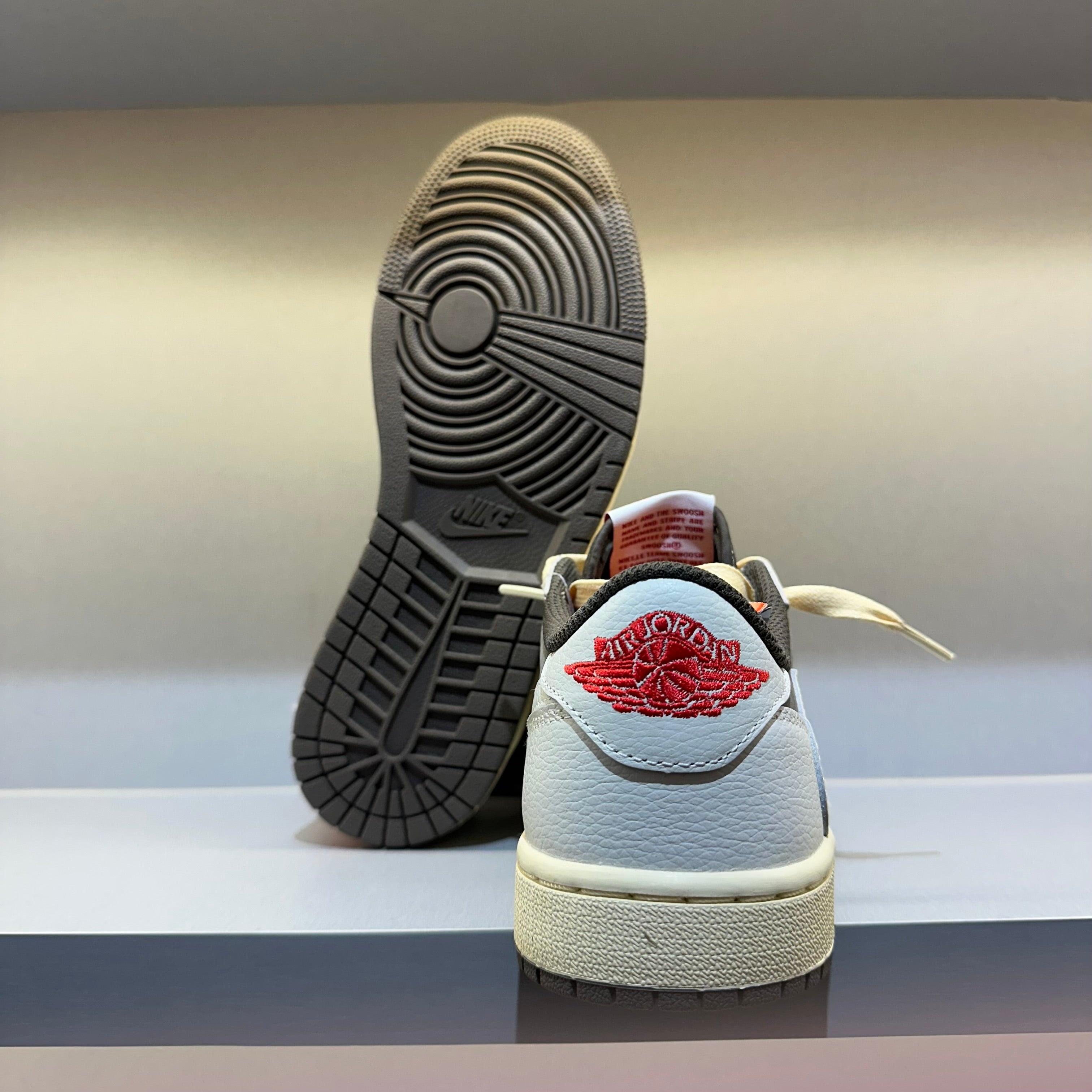 Jordan 1 Low Reverse Mocha Travis Scott (Pronta Entrega)