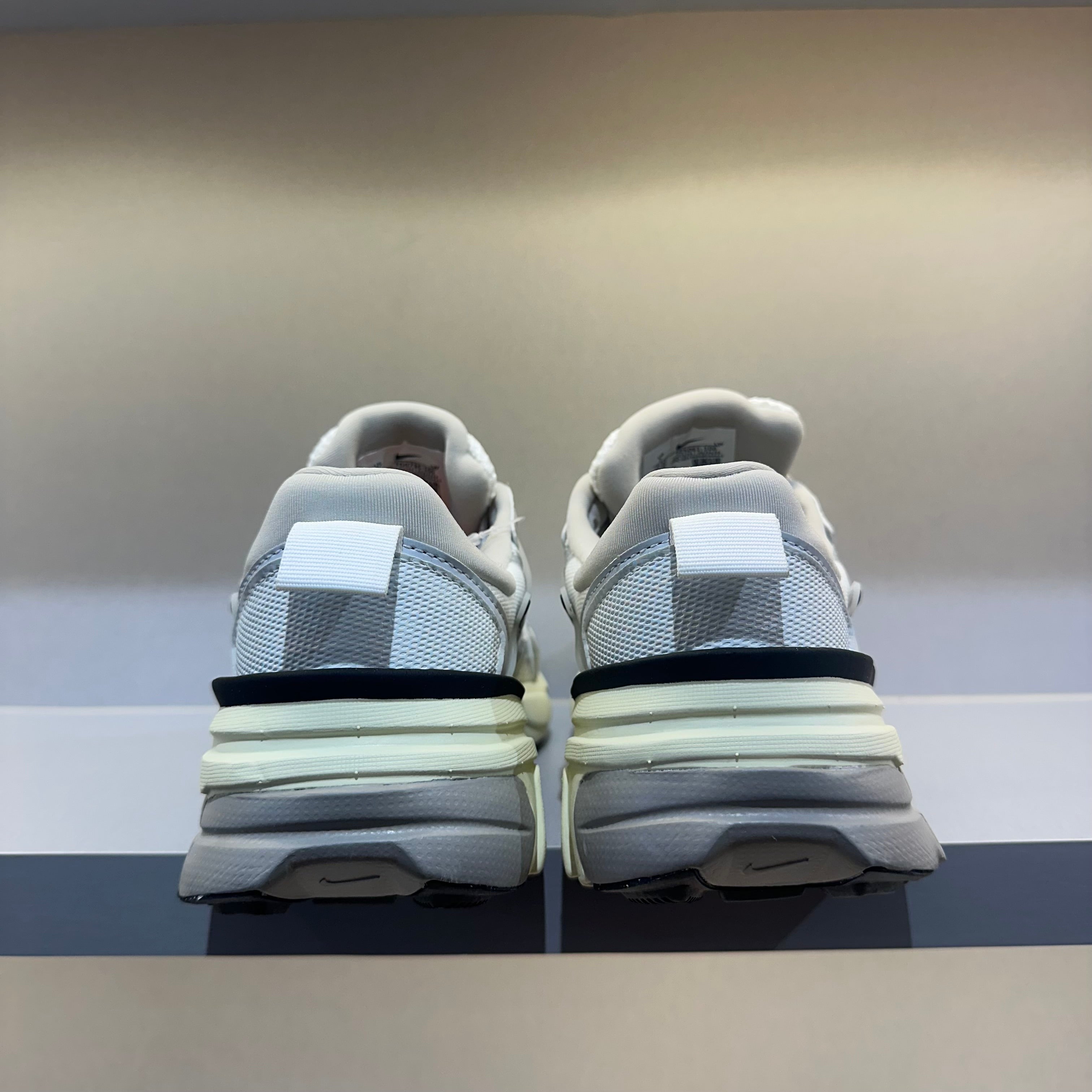 Nike V2K Run Summit White Metallic Silver (Pronta Entrega)