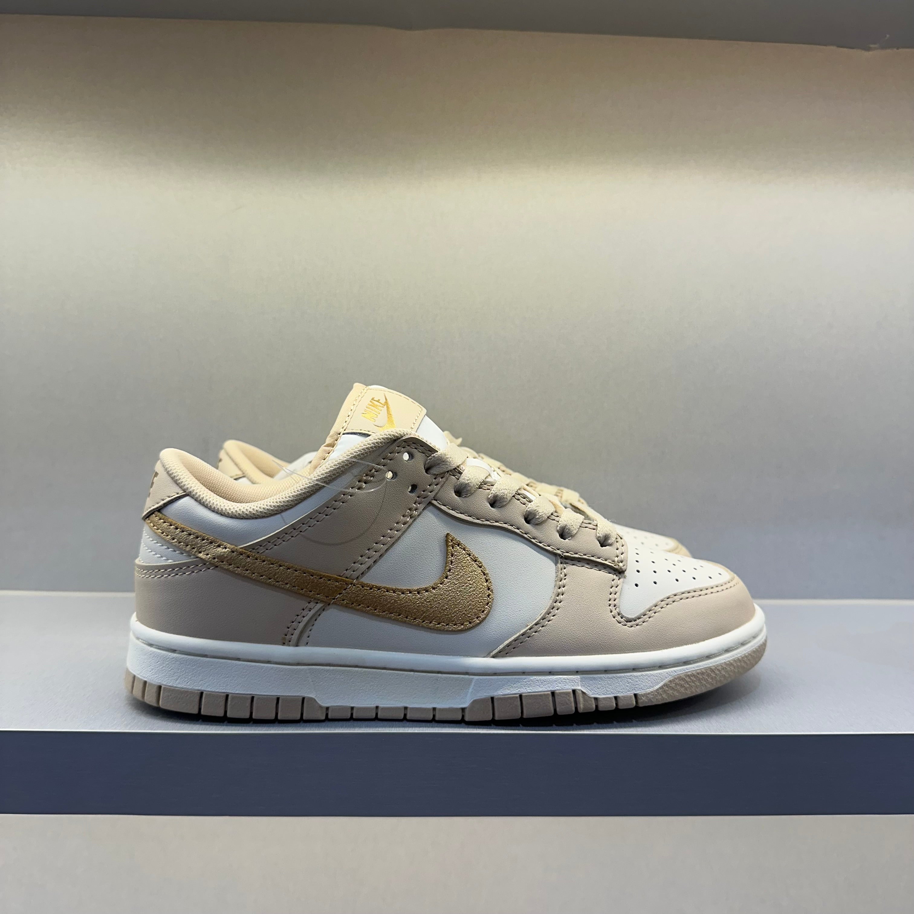 Nike Dunk Low Phantom Metallic Gold (Pronta Entrega)