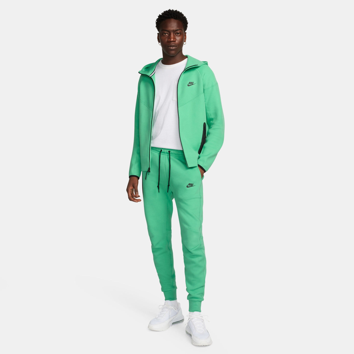 Conjunto Nike Sportswear Tech Fleece Light Green
