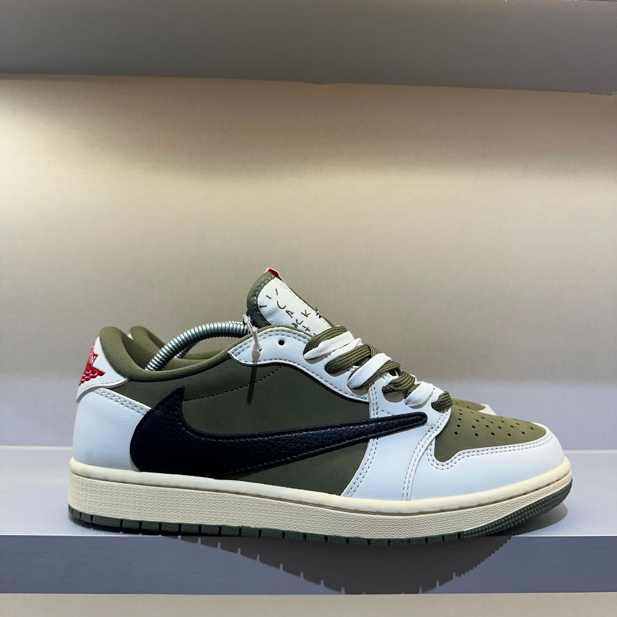 Jordan 1 Retro Low OG SP Travis Scott Reverse Olive (Pronta Entrega)