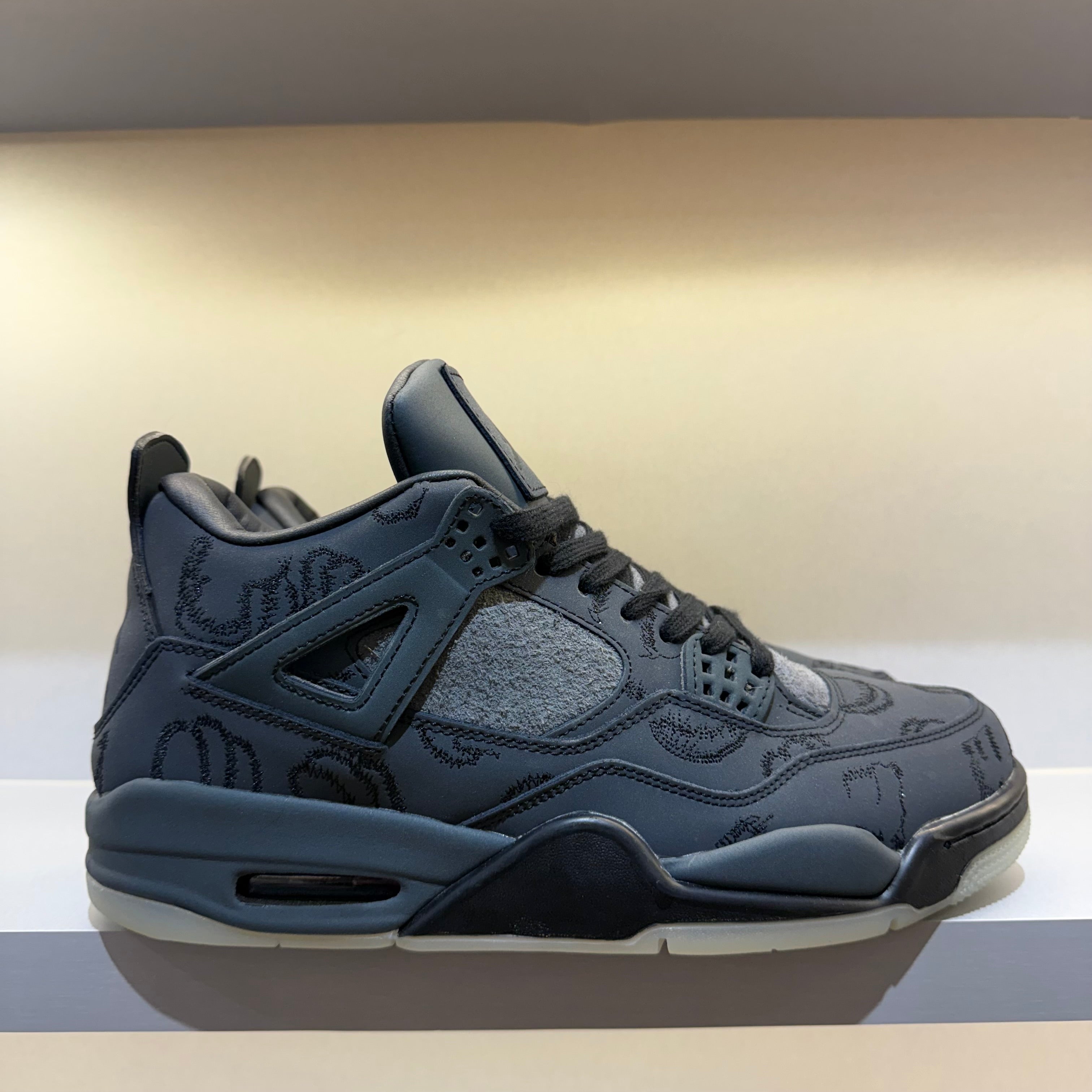 Jordan 4 Retro Kaws Black (Pronta Entrega)