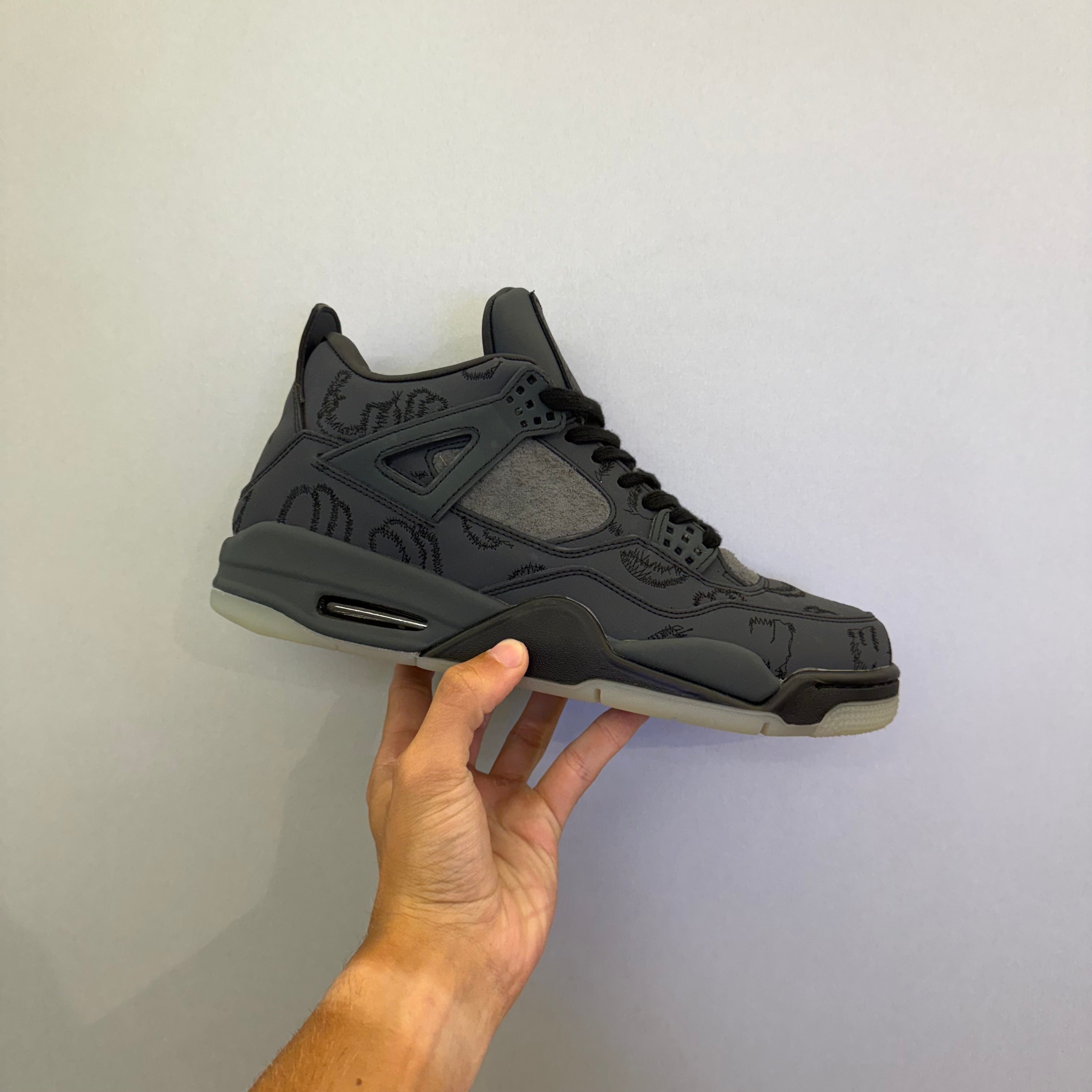 Jordan 4 Retro Kaws Black (Pronta Entrega)
