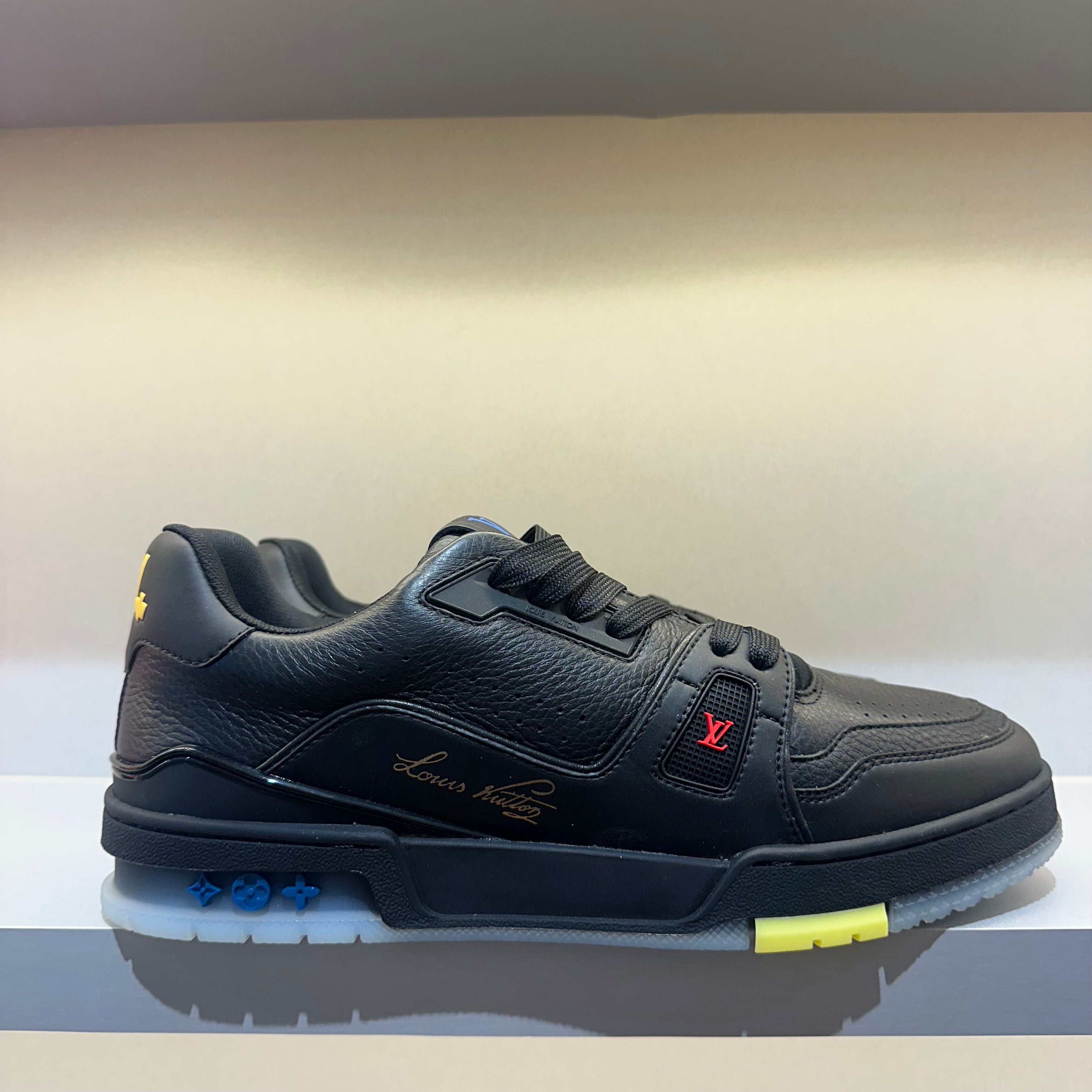 Louis Vuitton Trainer Black Signature (Pronta Entrega)