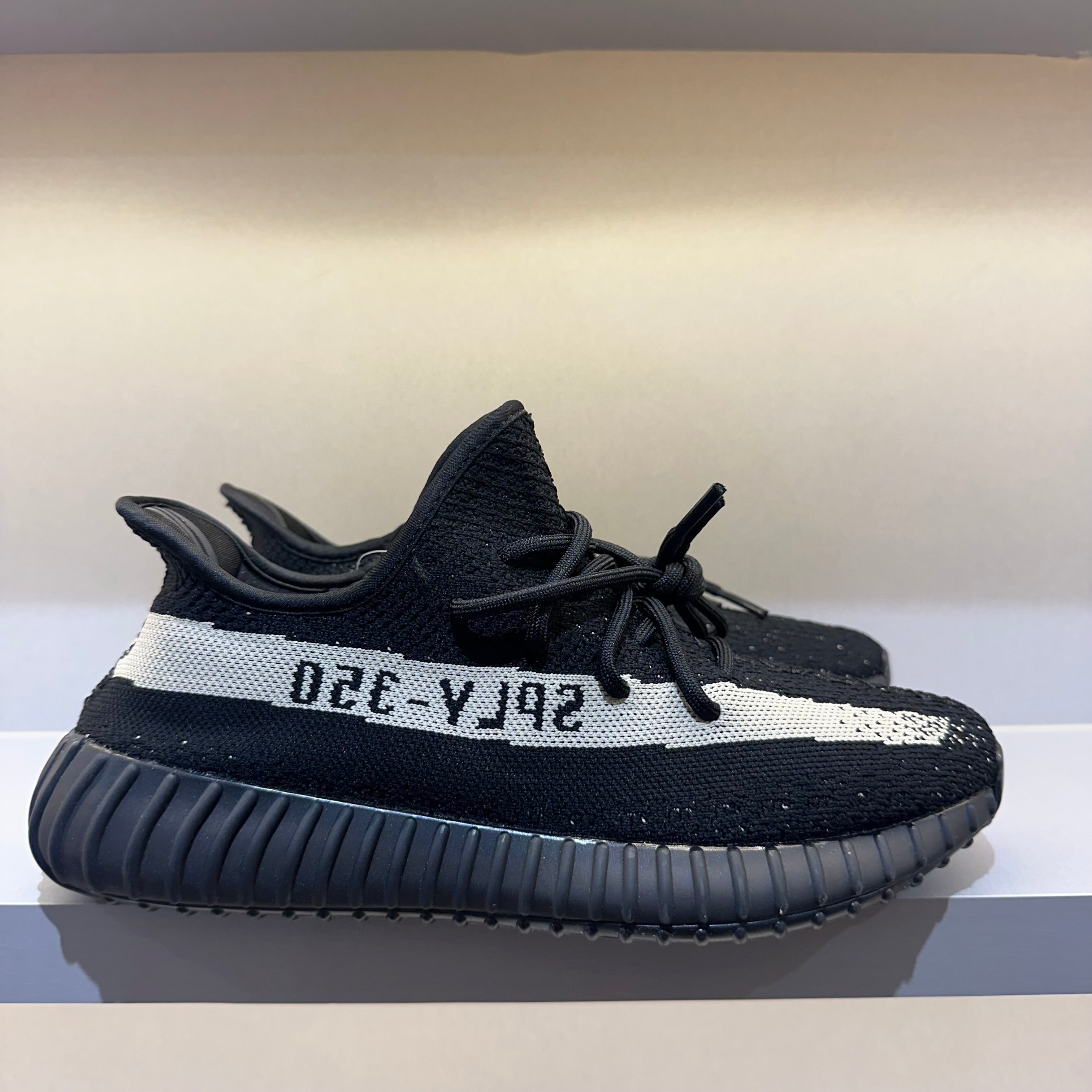 Adidas Yeezy Boost 350 V2 Oreo (Pronta Entrega)