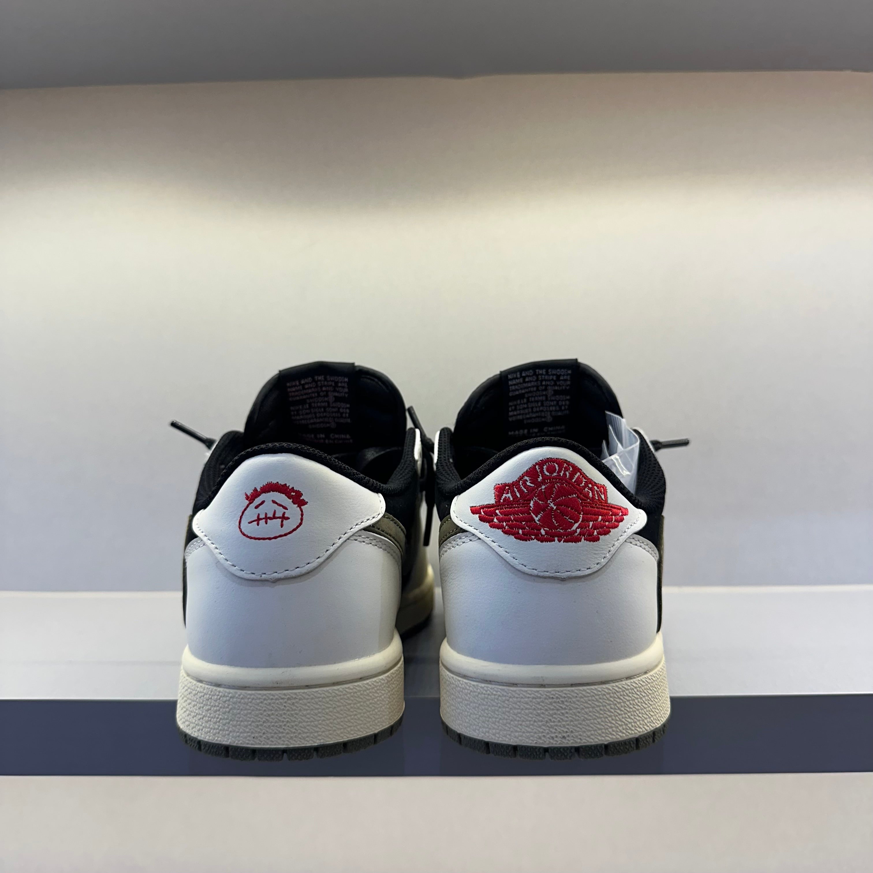 Jordan 1 Retro Low OG SP Travis Scott Olive (Pronta Entrega)