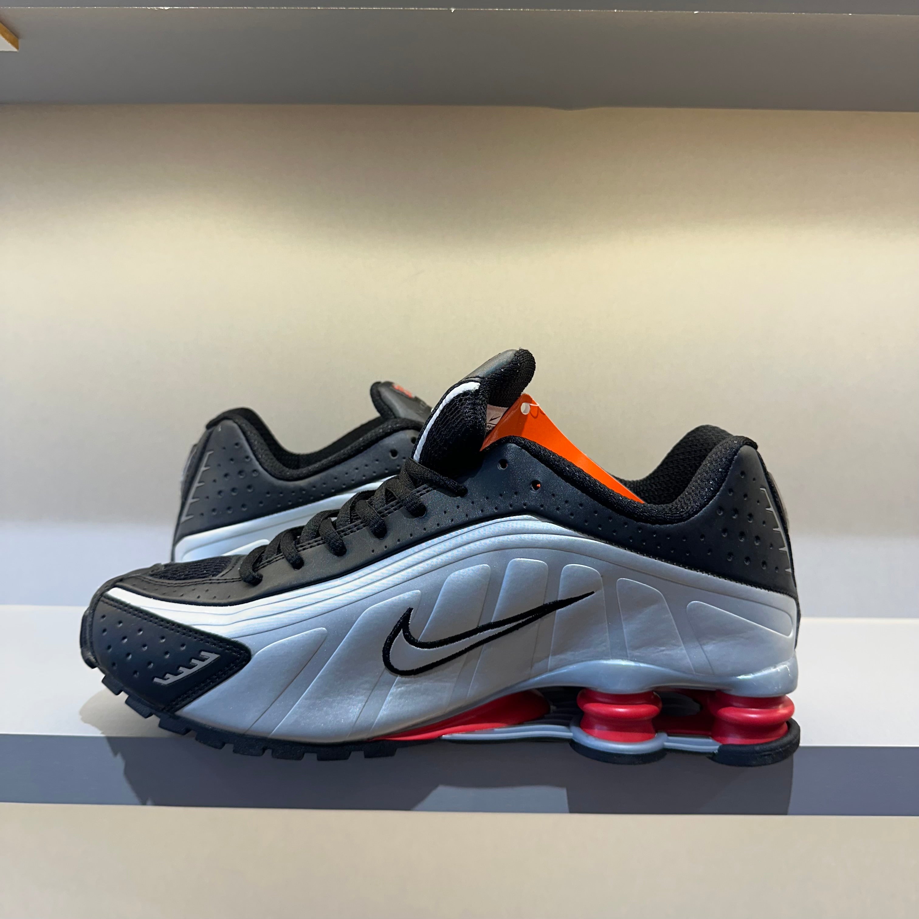 Nike Shox R4 Black Metallic Silver (Pronta Entrega)