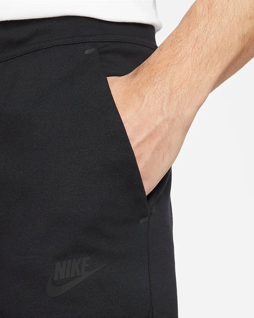 Conjunto Nike Sportswear Tech Fleece Preto