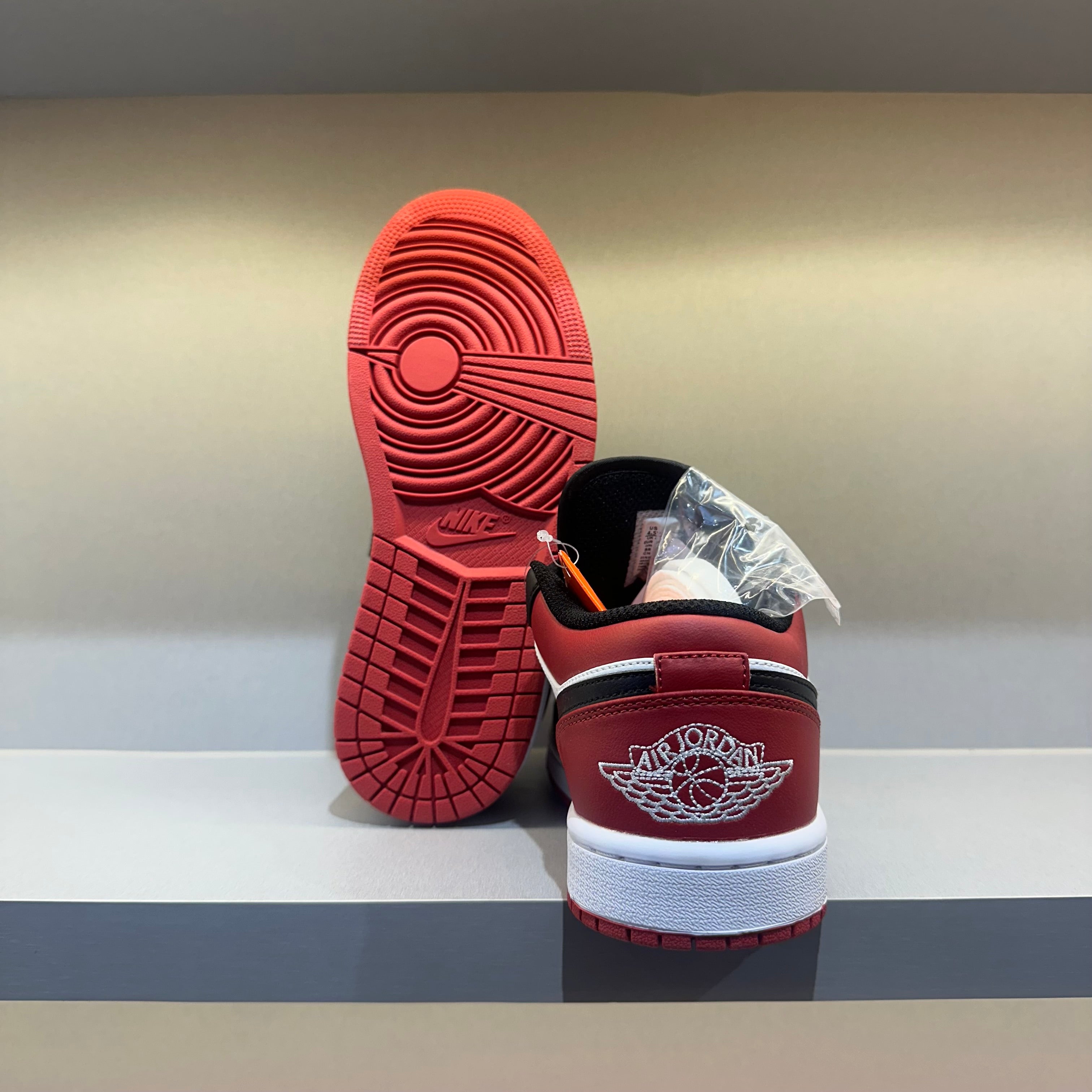 Jordan 1 Low Bred Toe (Pronta Entrega)