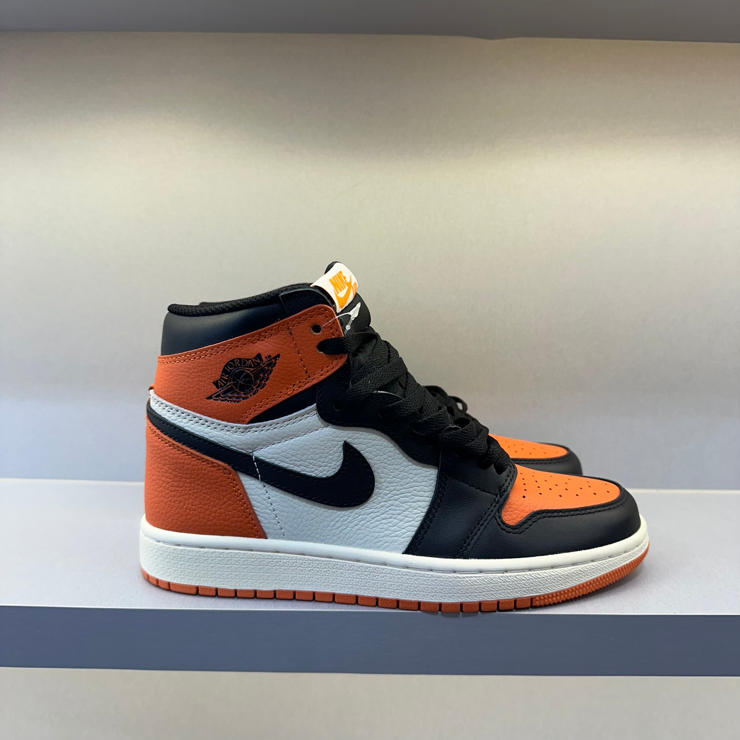 Jordan 1 Retro High Shattered Blackboard (Pronta Entrega)