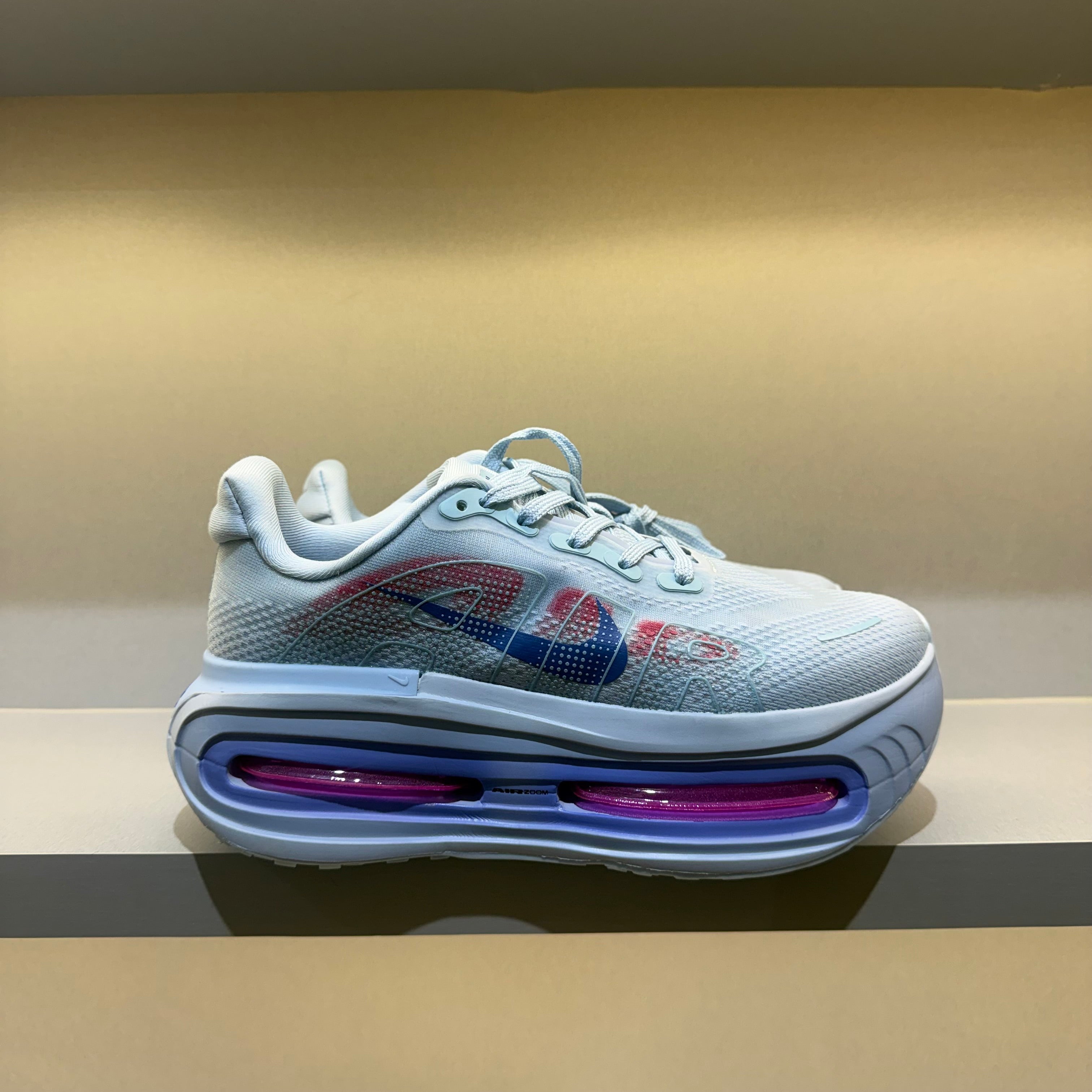 Nike Vomero Premium Blue Tint (Pronta Entrega)