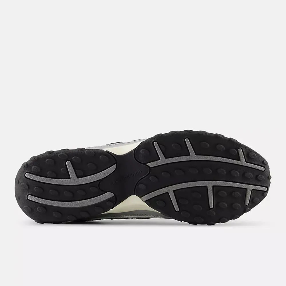 New Balance 204L Silver Metallic Black