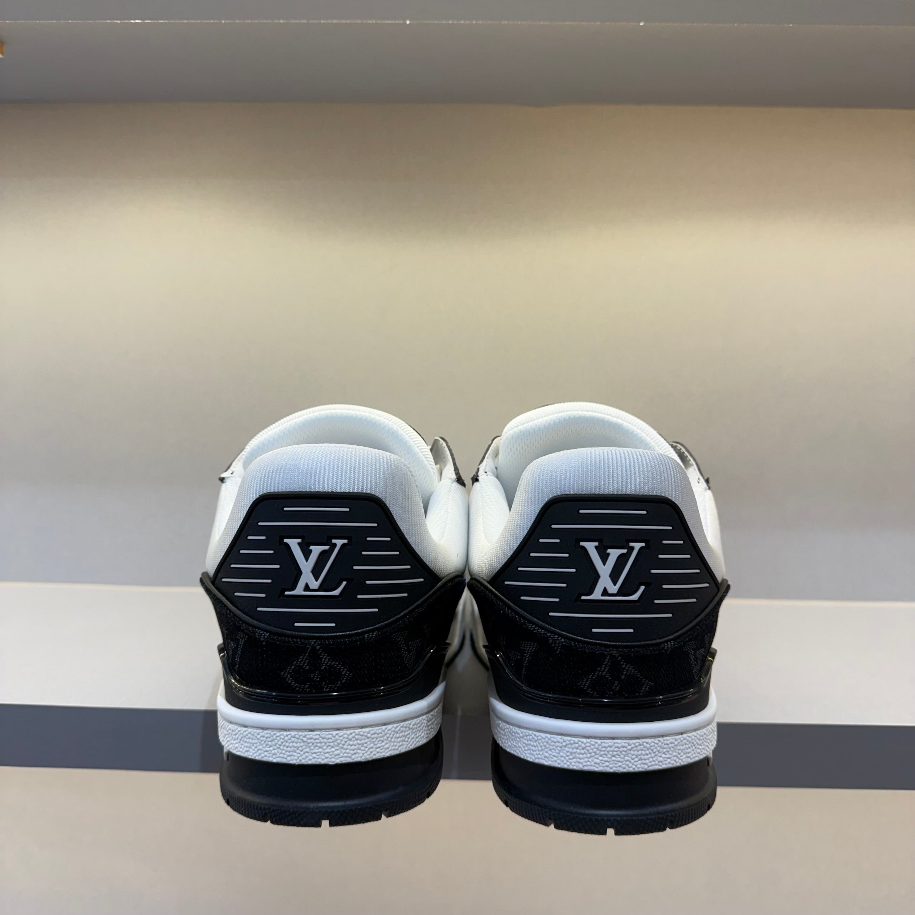 Louis Vuitton Trainer White Black (Pronta Entrega)