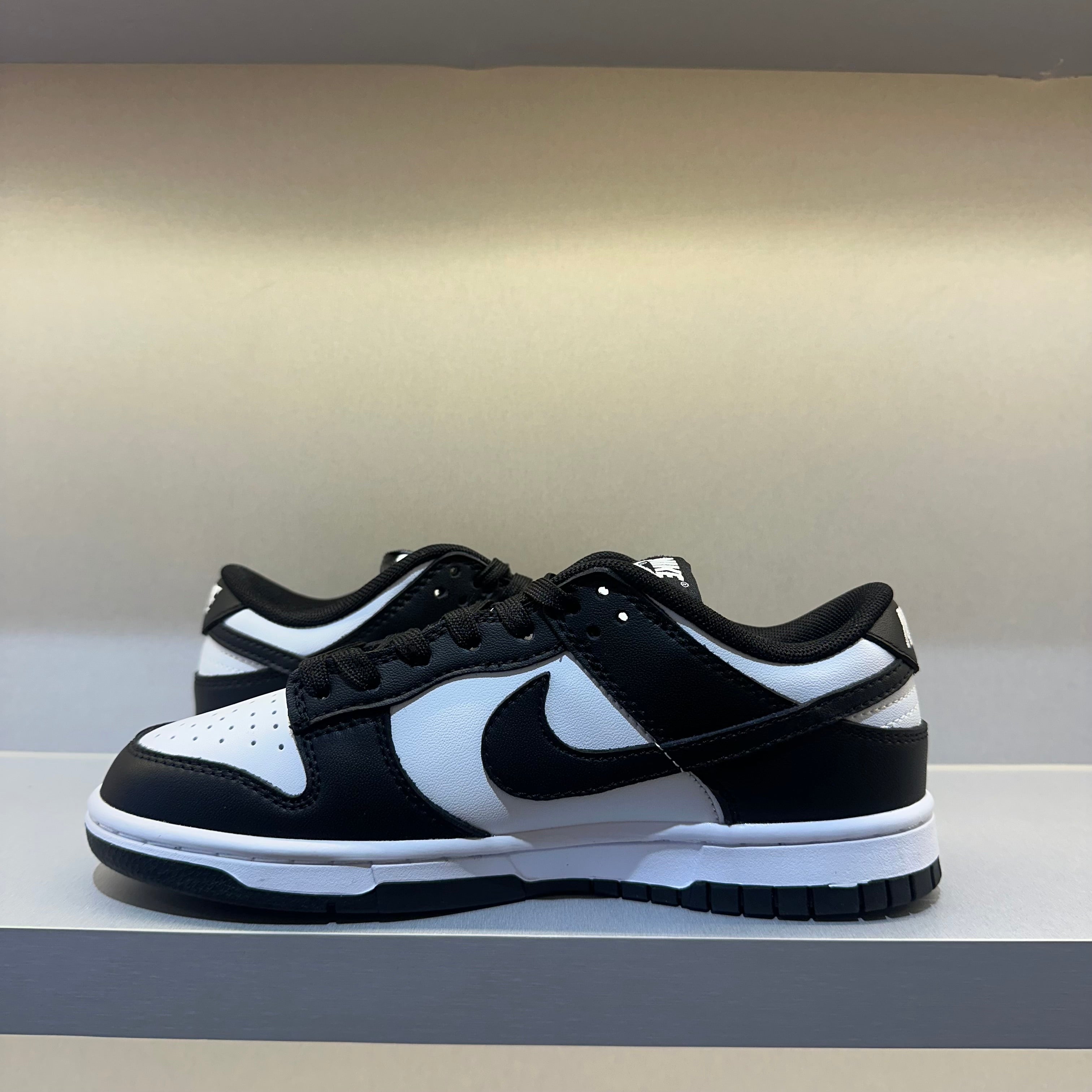 Nike Dunk Low Retro Black White Panda (Pronta Entrega)
