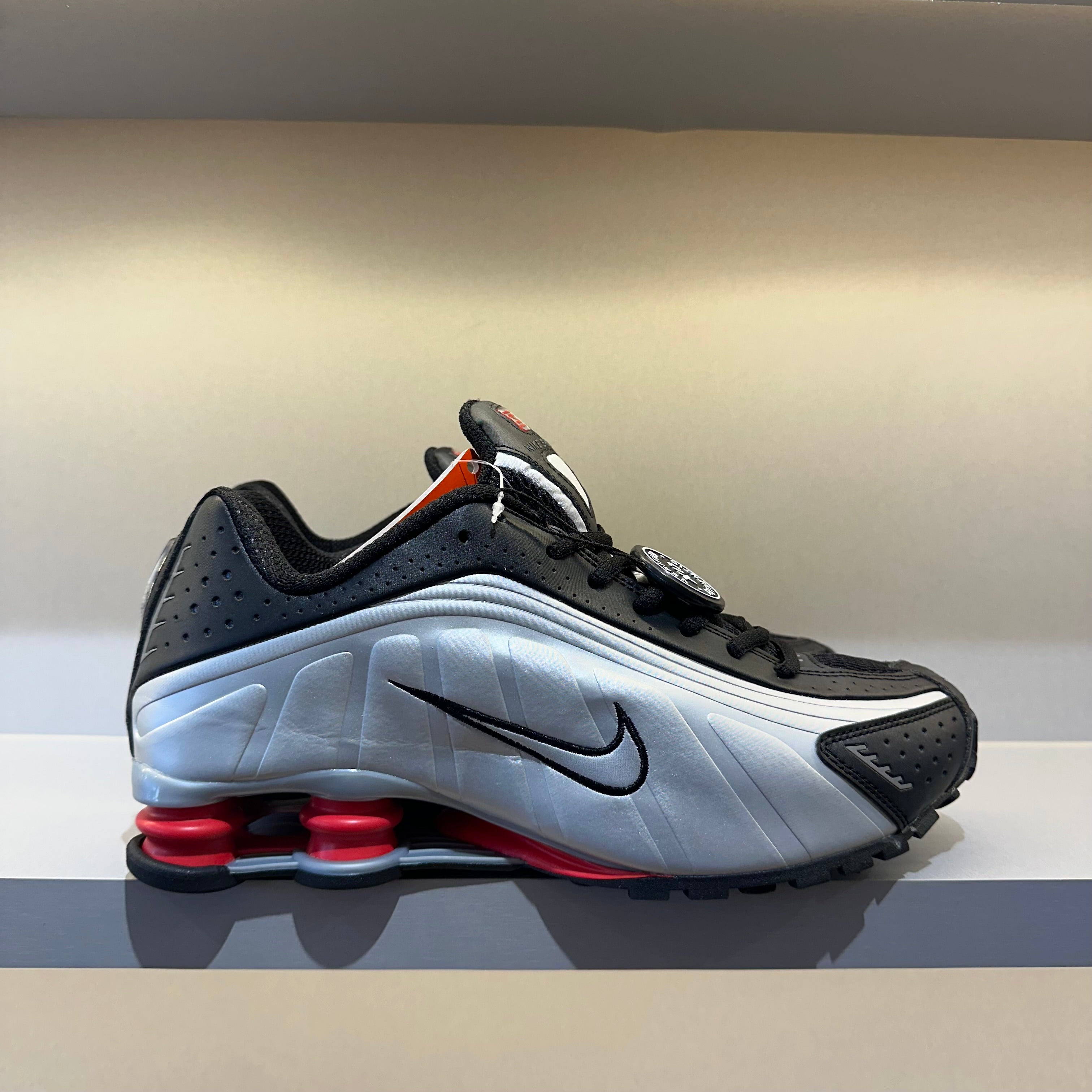 Nike Shox R4 Black Metallic Silver (Pronta Entrega)