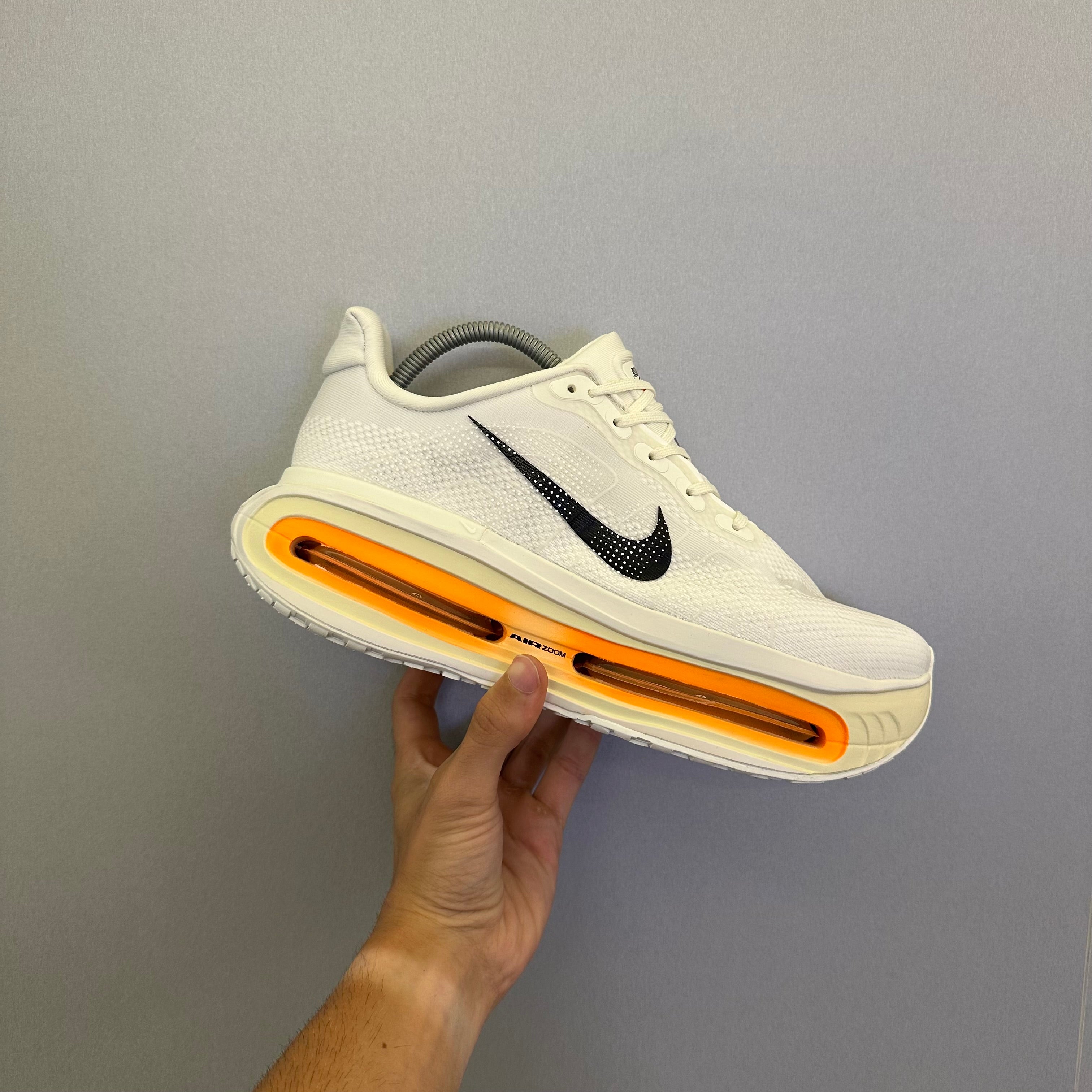 Nike Vomero Premium Sail Coconut Milk (Pronta Entrega)