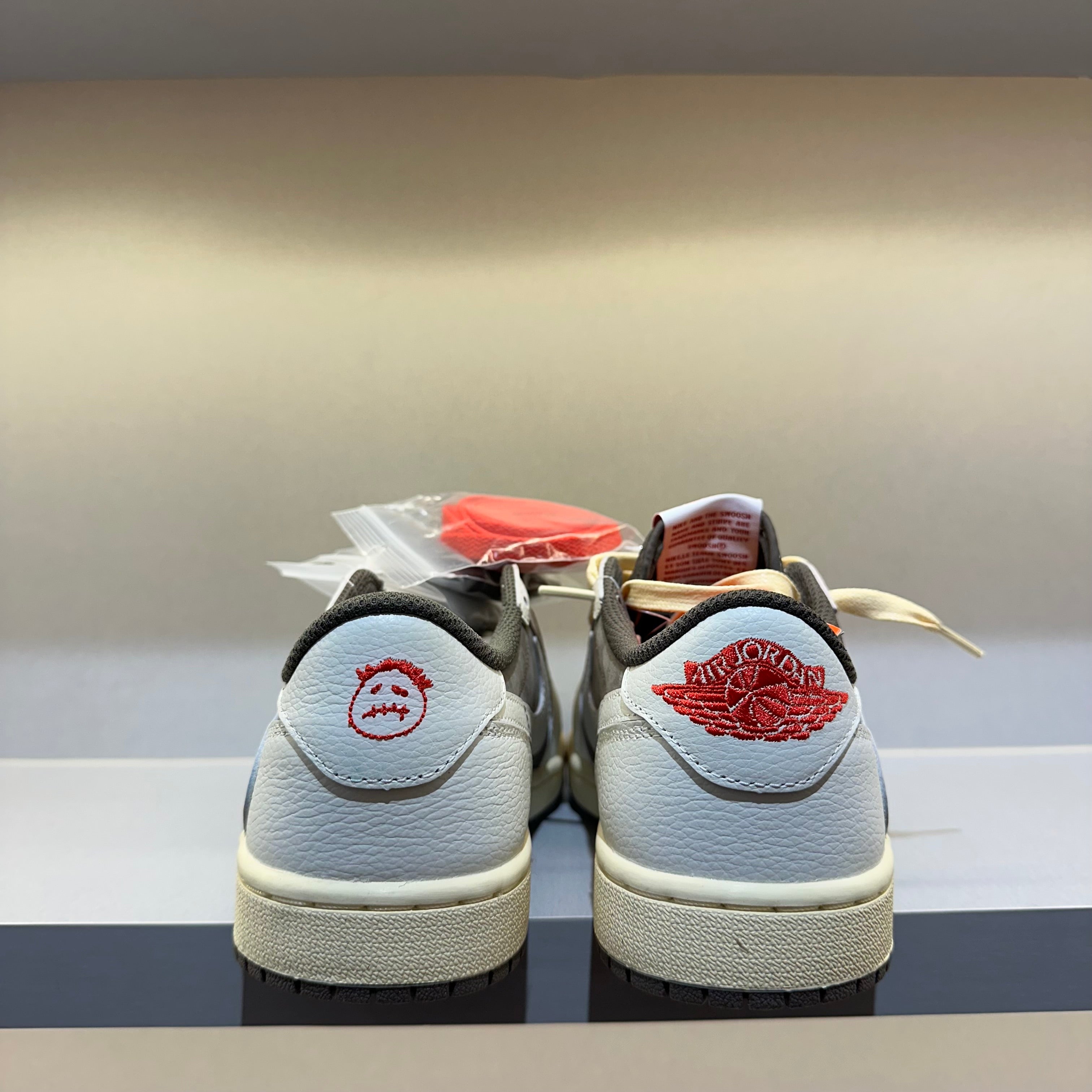 Jordan 1 Low Reverse Mocha Travis Scott (Pronta Entrega)