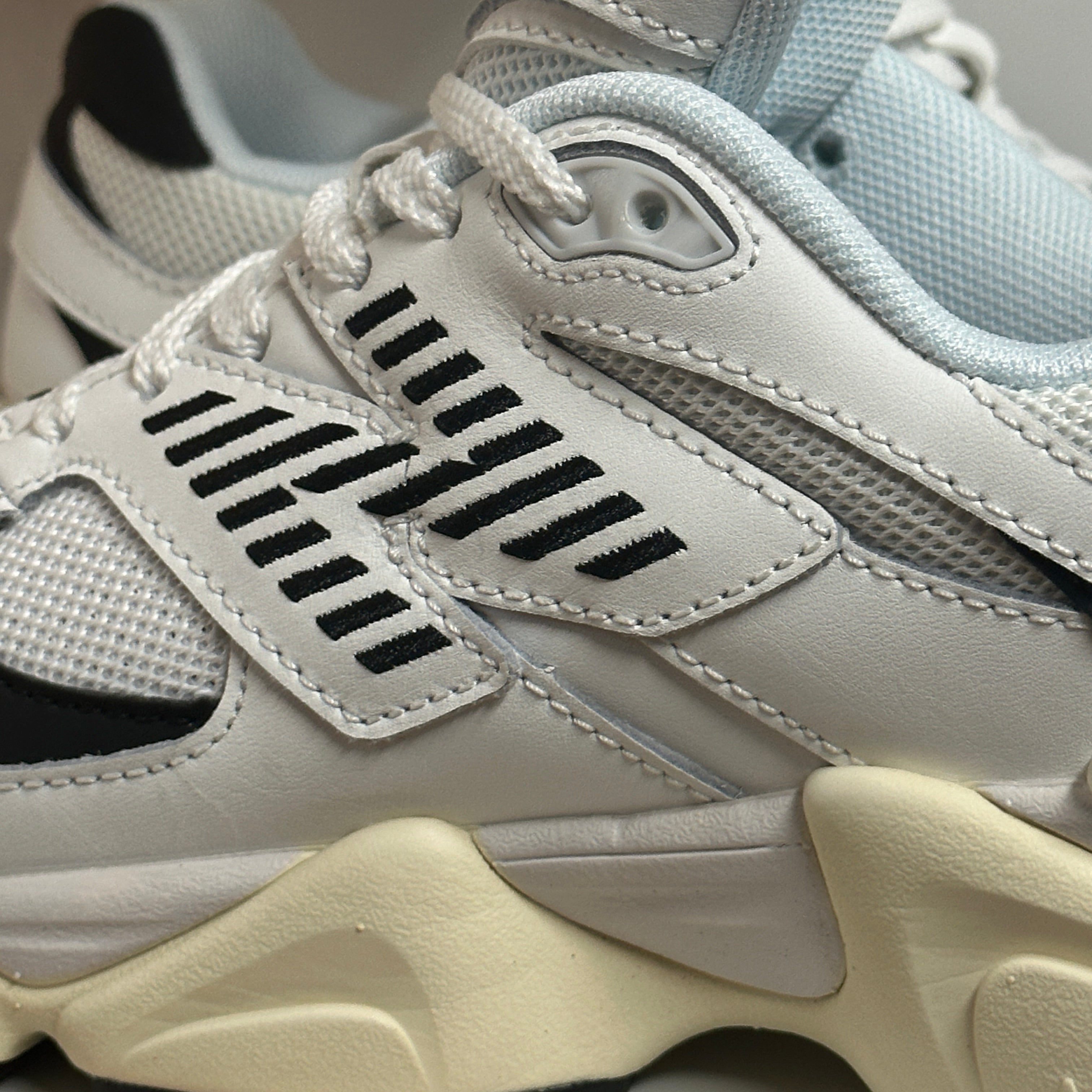 New Balance 9060 White Black (Pronta Entrega)