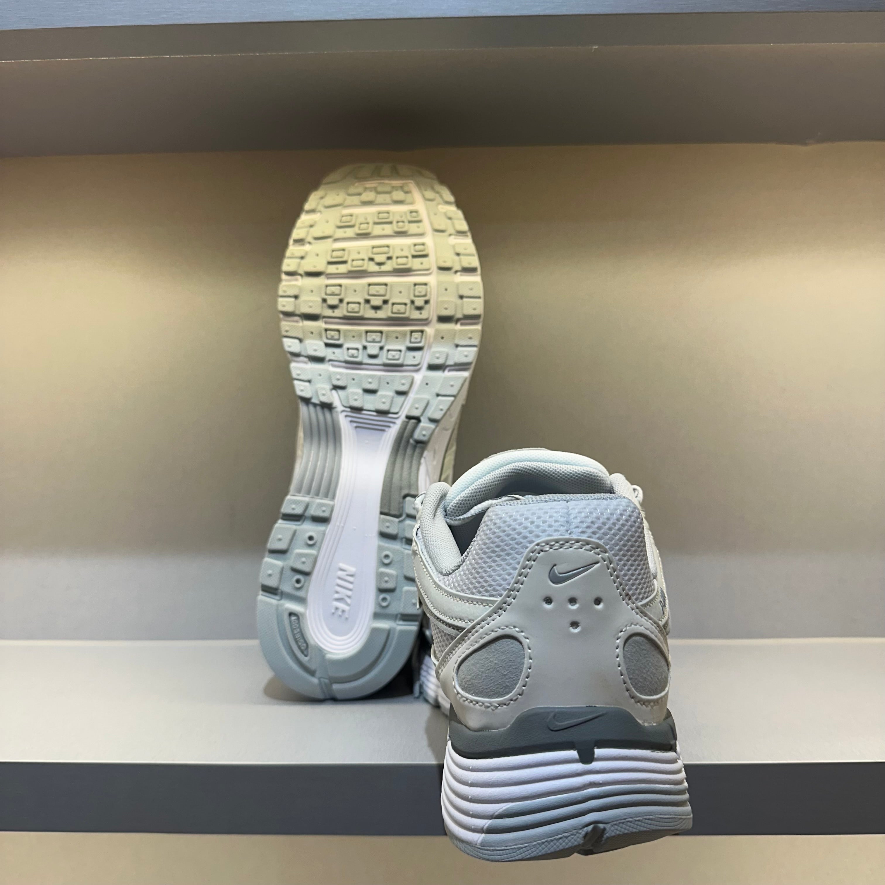 Nike P-6000 GS Platinum Tint White (Pronta Entrega)