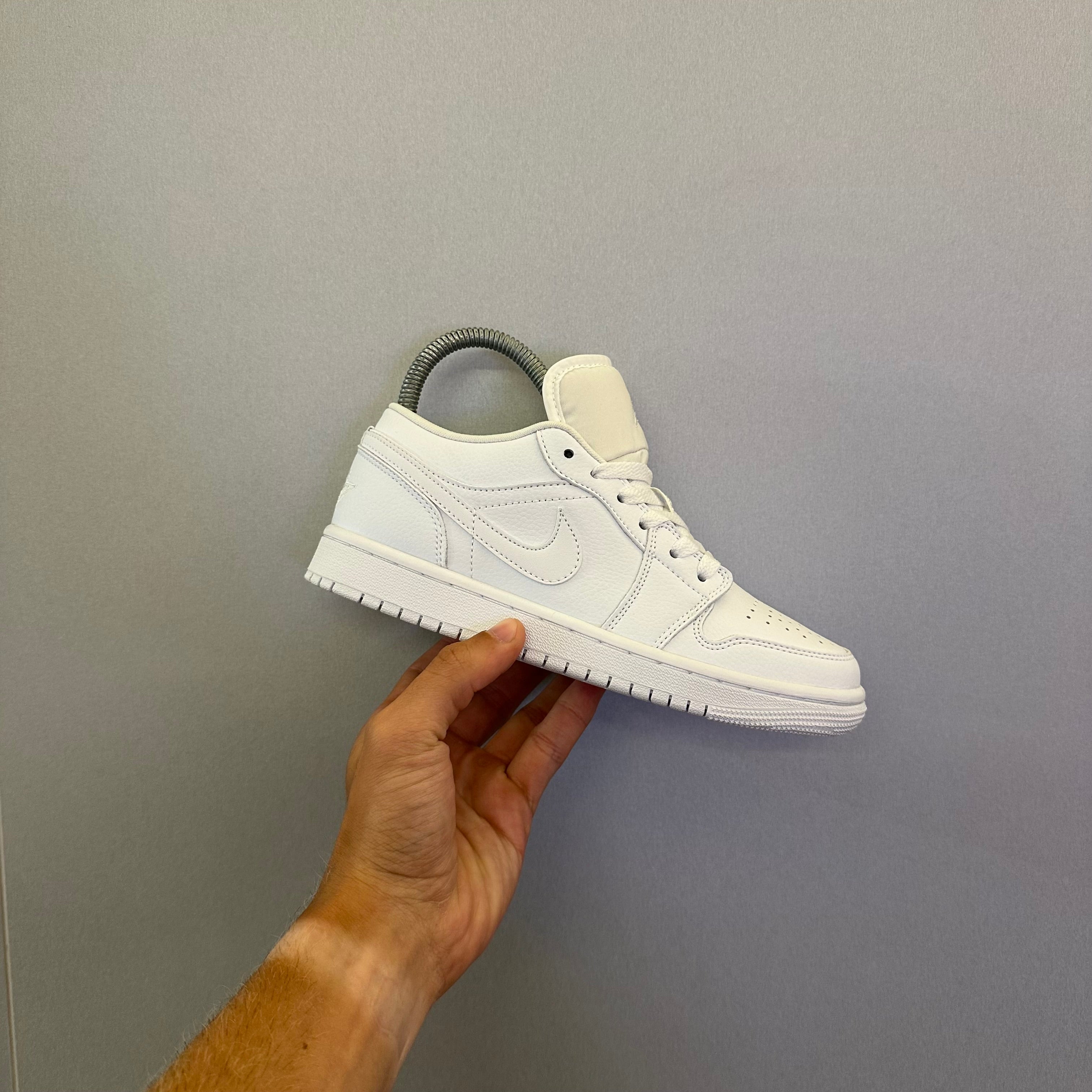 Jordan 1 Low Triple White (Pronta Entrega)