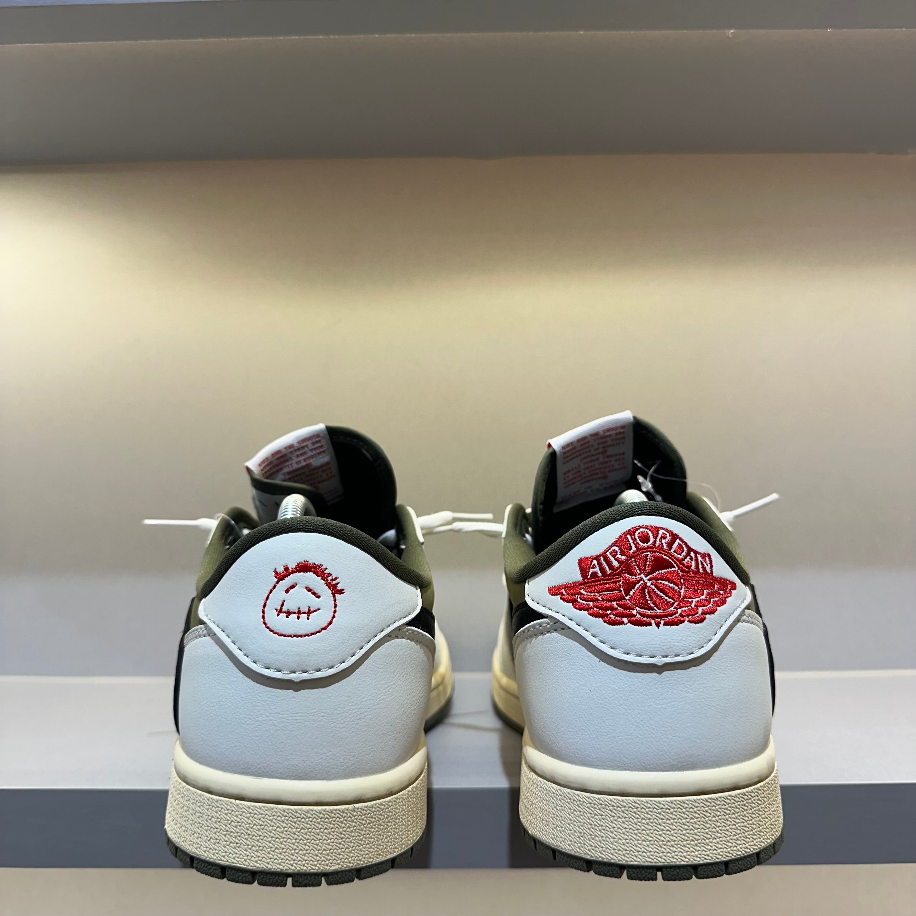 Jordan 1 Retro Low OG SP Travis Scott Reverse Olive (Pronta Entrega)
