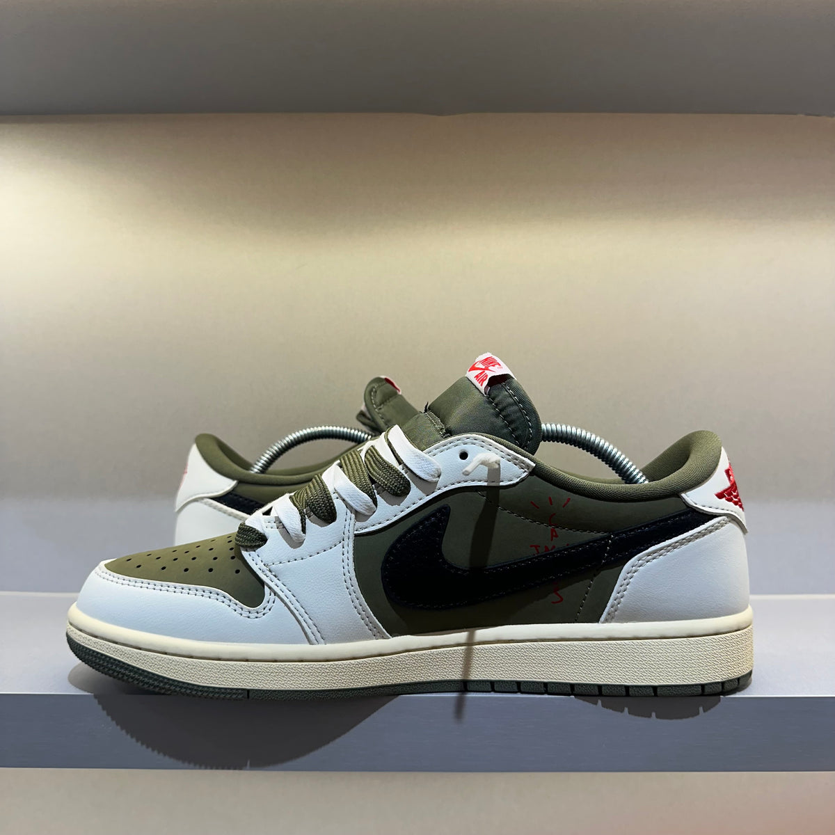 Jordan 1 Retro Low OG SP Travis Scott Reverse Olive (Pronta Entrega)