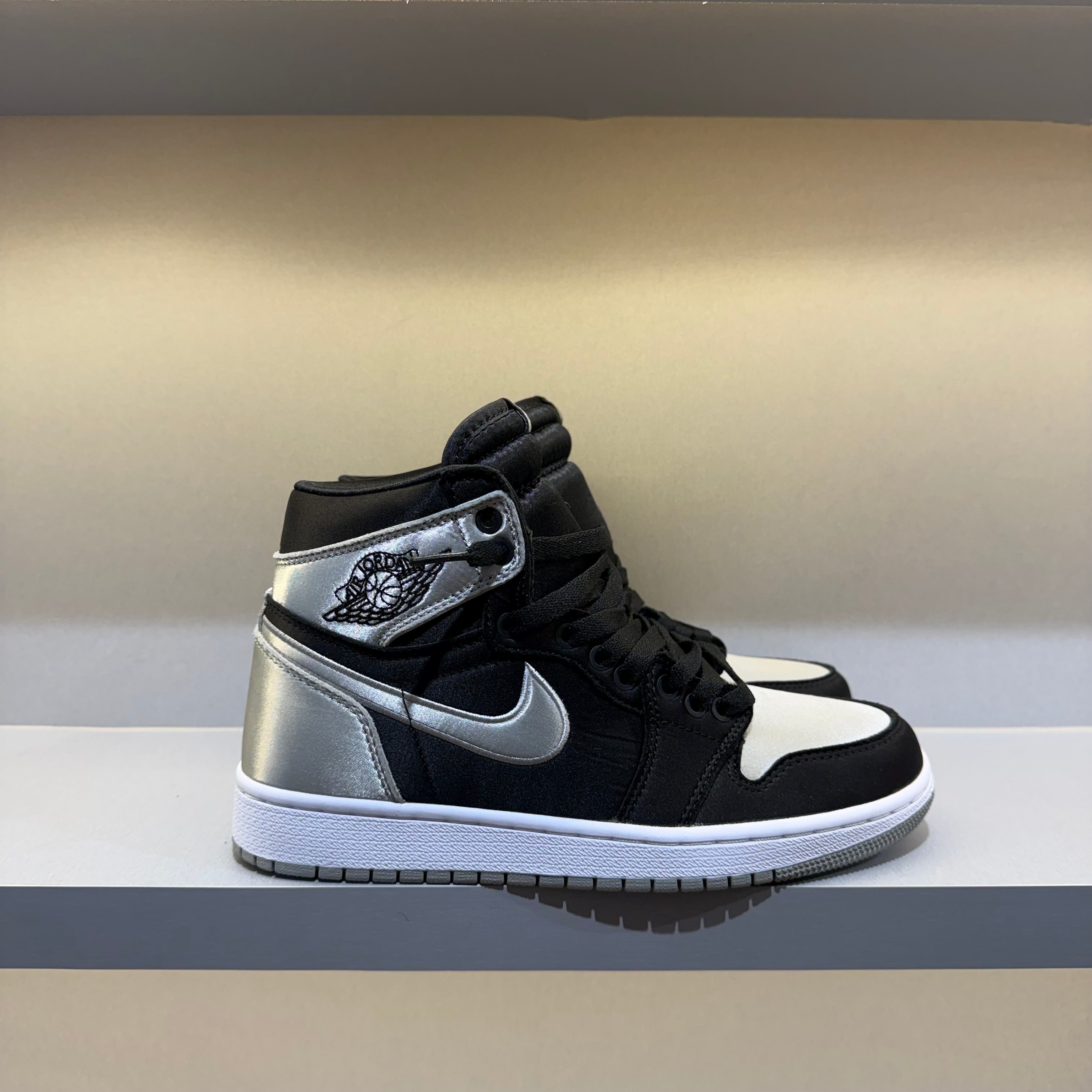 Air Jordan 1 High OG Satin Shadow (Pronta Entrega)