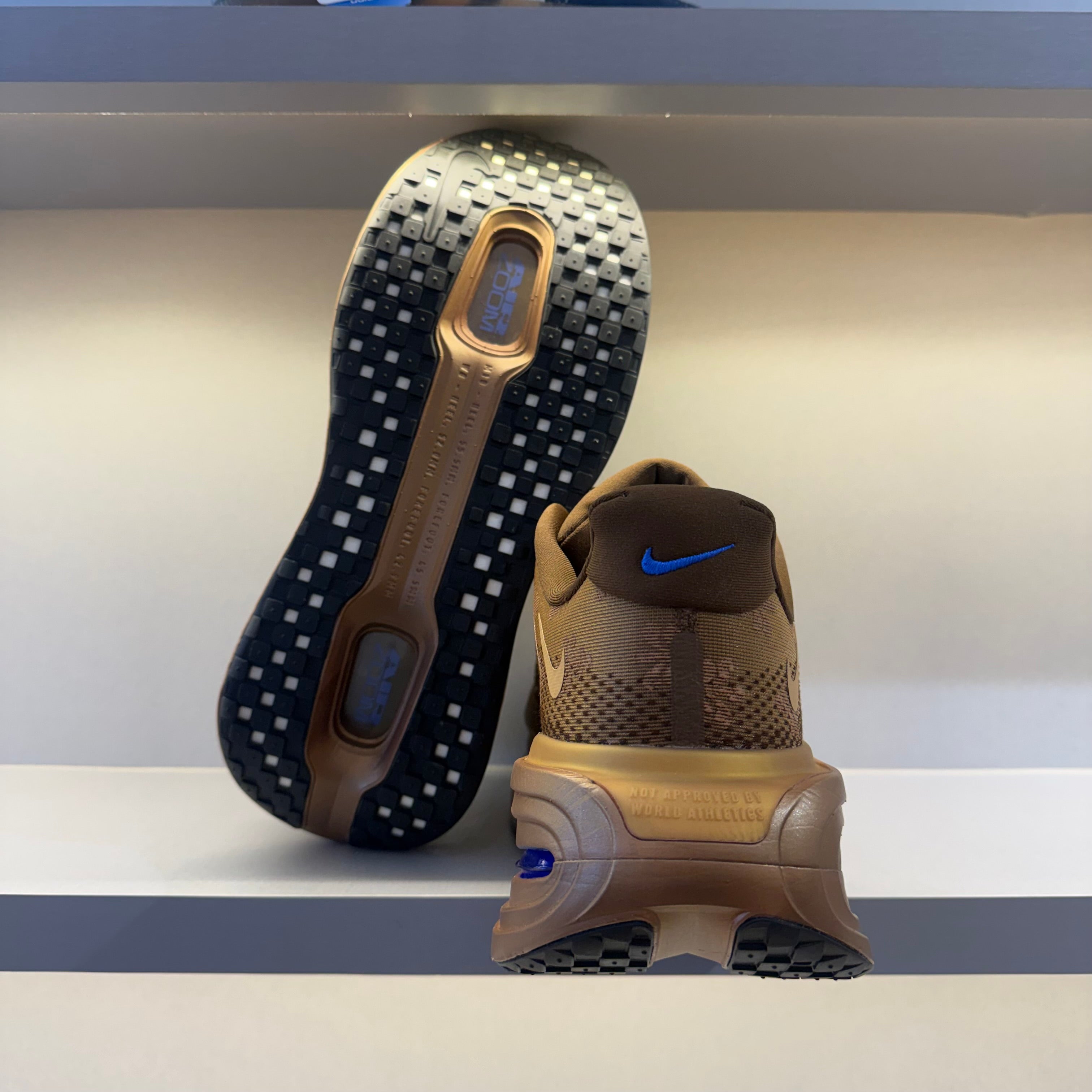 Nike Vomero Premium Flat Stout (Pronta Entrega)