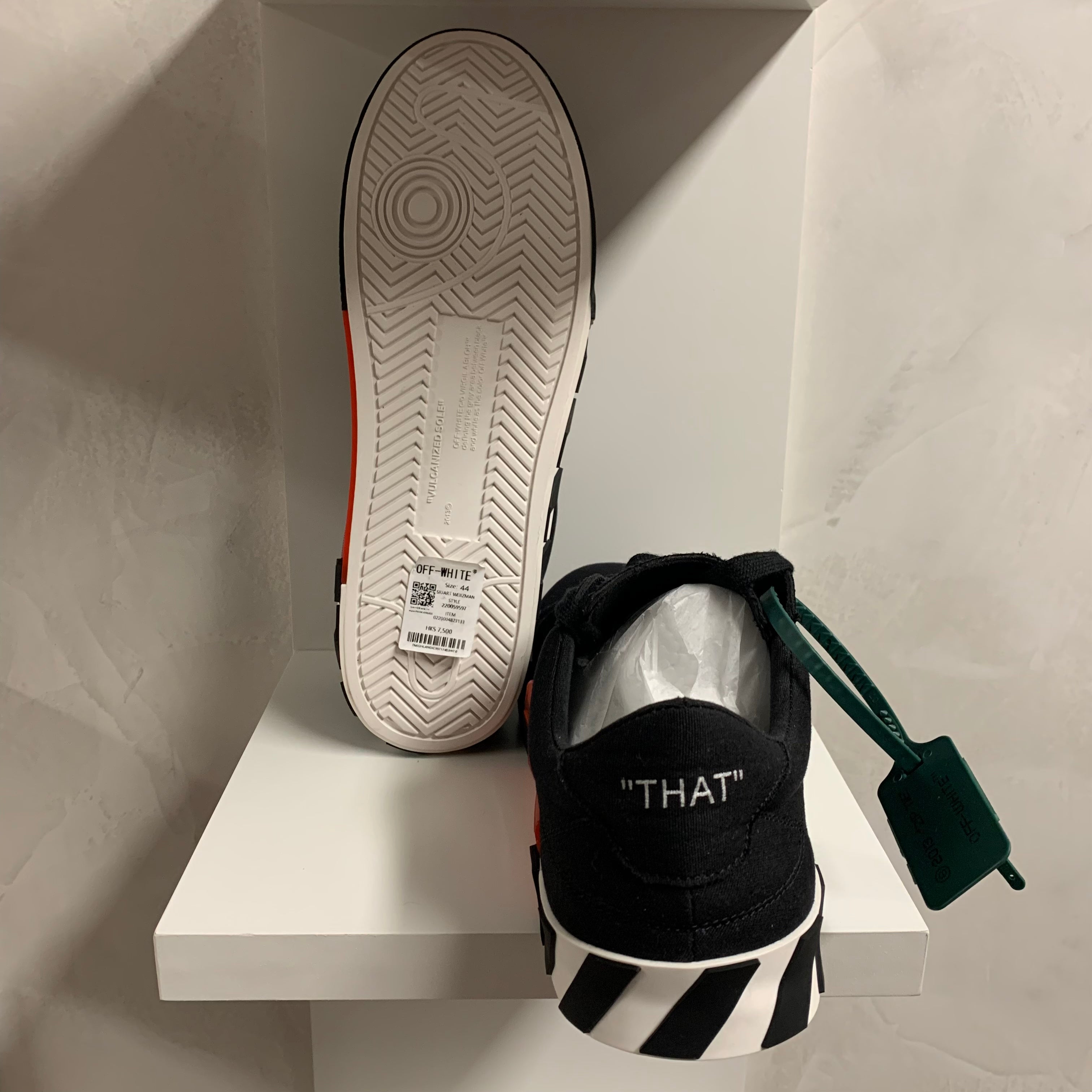 Off-White Vulc Low Black White Arrow (Pronta Entrega)