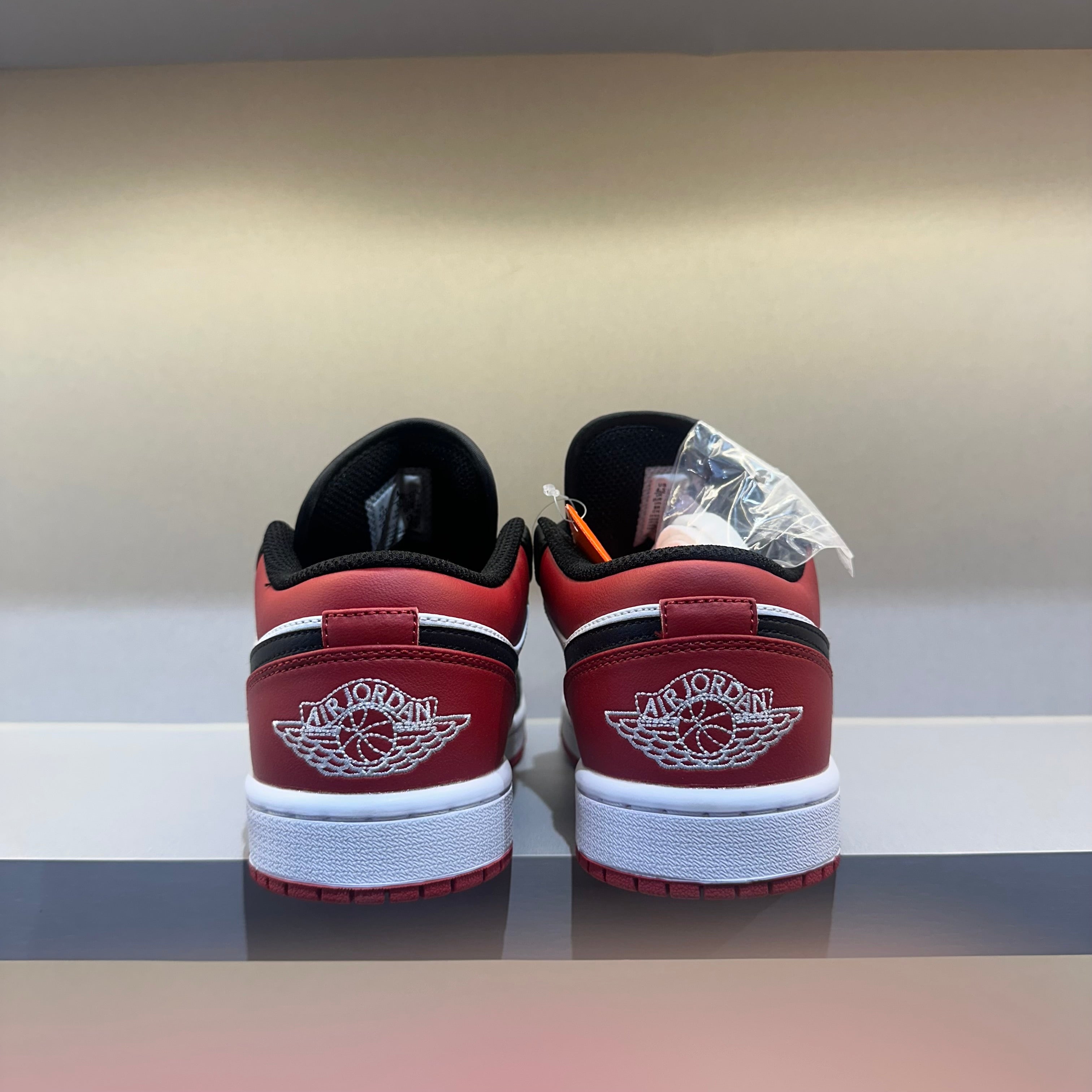 Jordan 1 Low Bred Toe (Pronta Entrega)