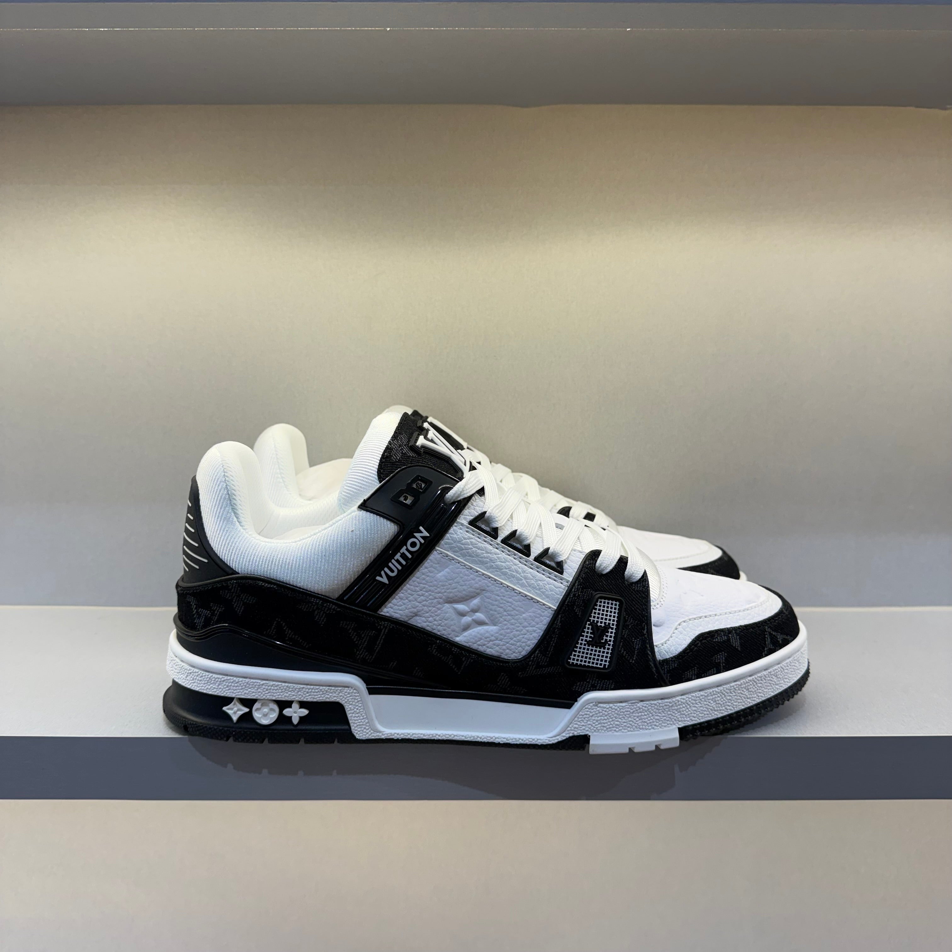 Louis Vuitton Trainer White Black (Pronta Entrega)