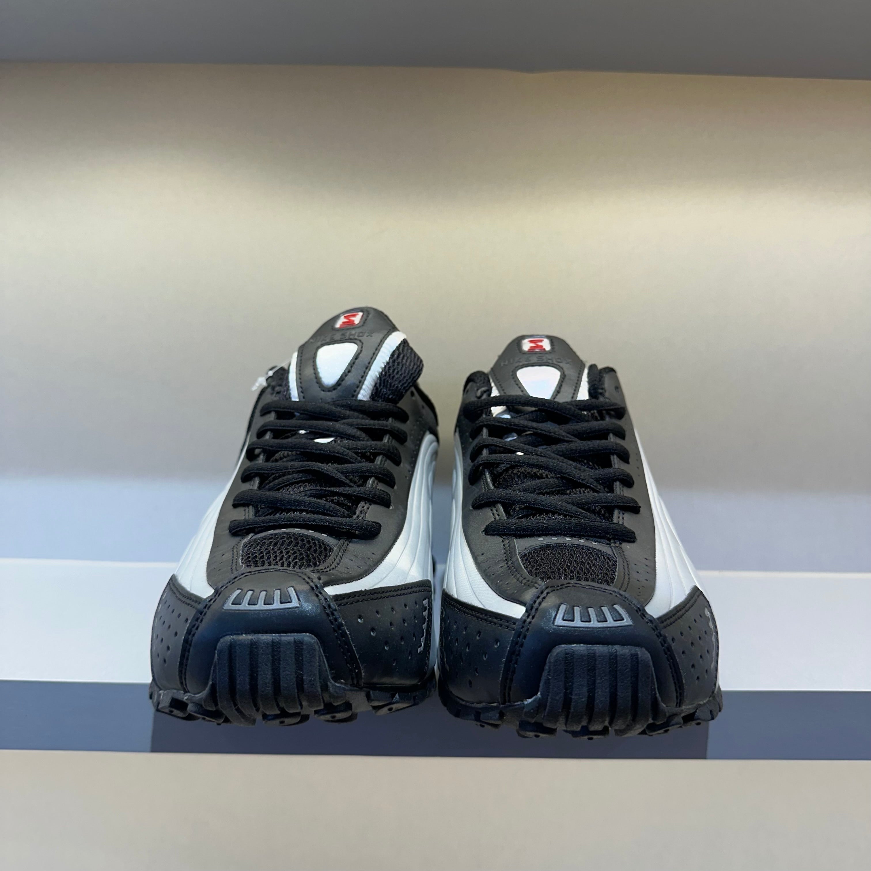 Nike Shox R4 Black Metallic Silver (Pronta Entrega)
