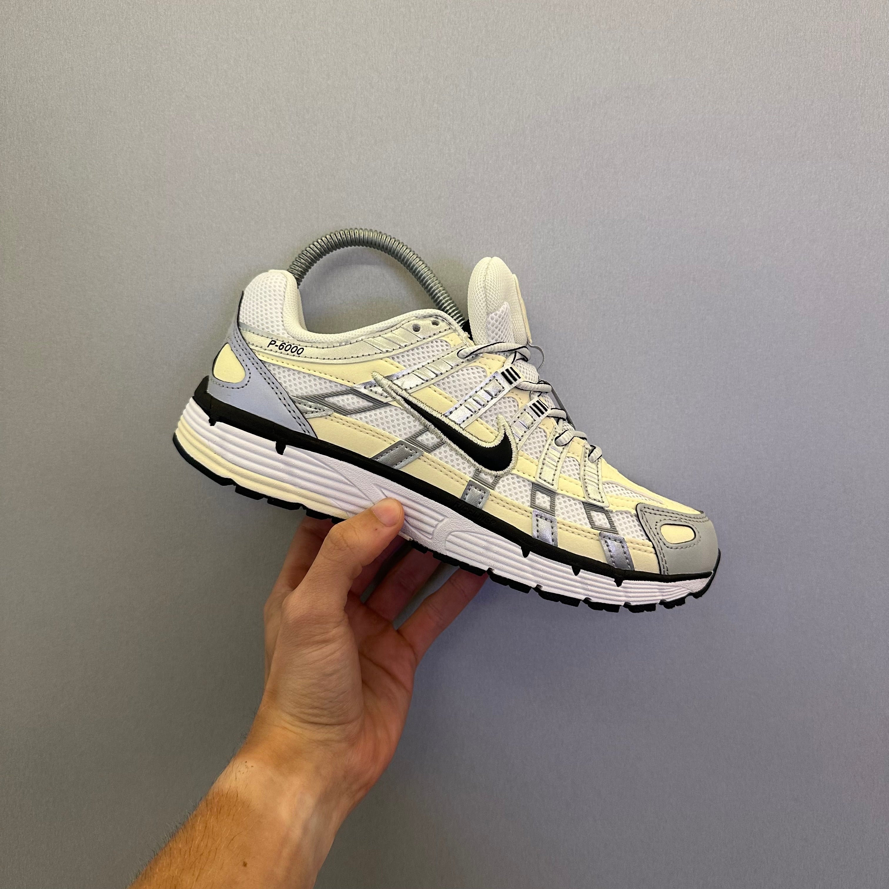 Nike P-6000 Coconut Milk White Metallic Silver (Pronta Entrega)