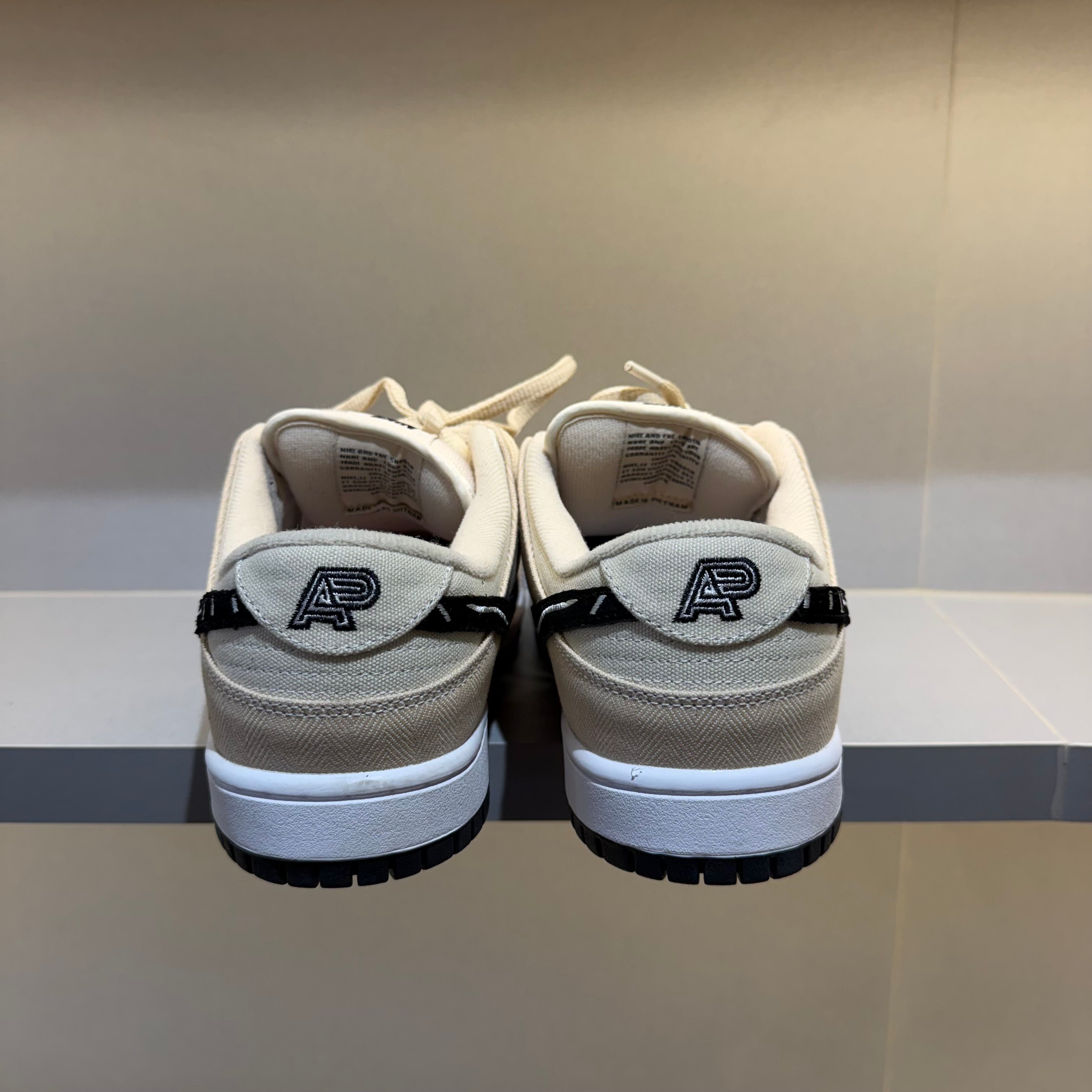 Nike SB Dunk Low Albino & Preto 'Jiu-Jitsu' (Pronta Entrega)