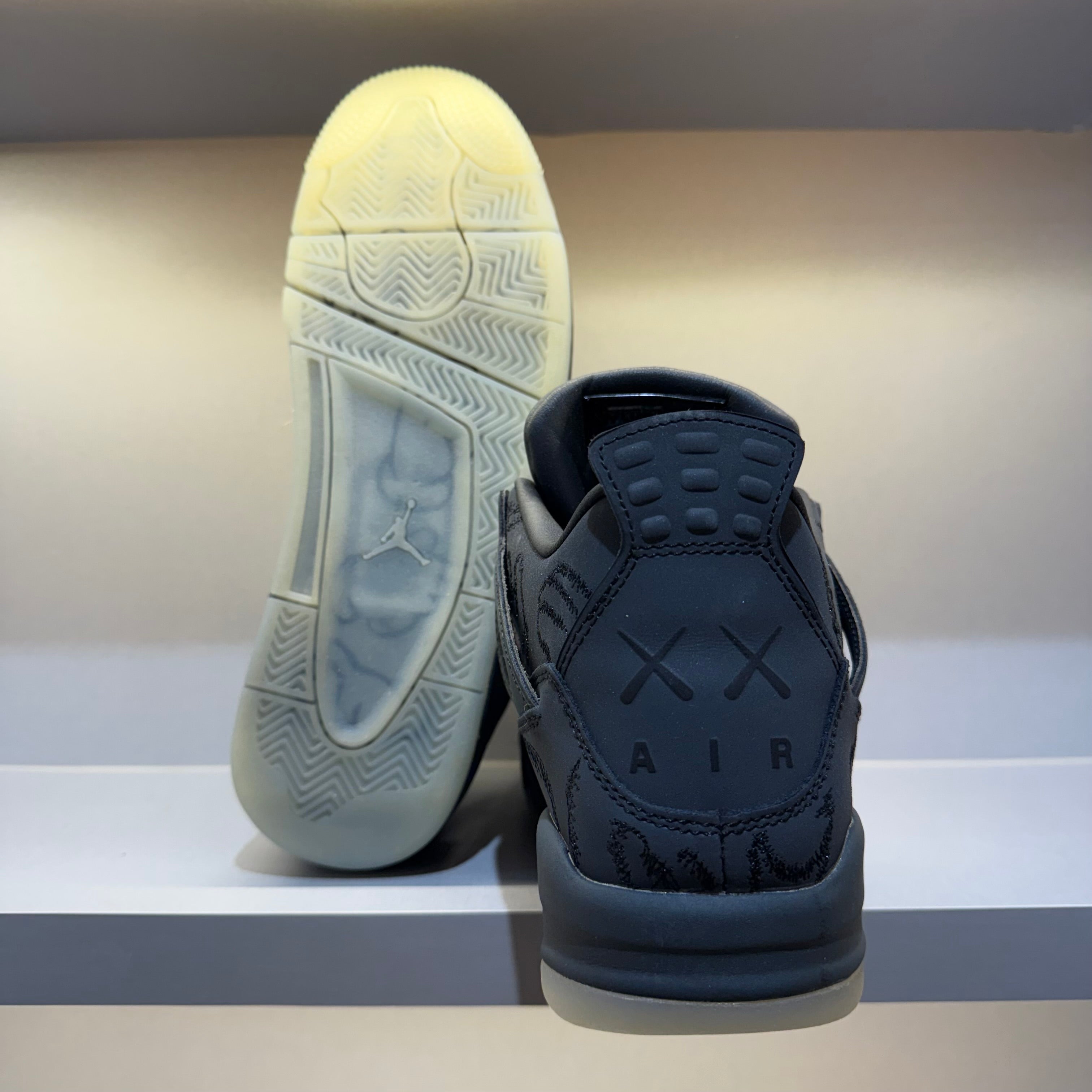 Jordan 4 Retro Kaws Black (Pronta Entrega)