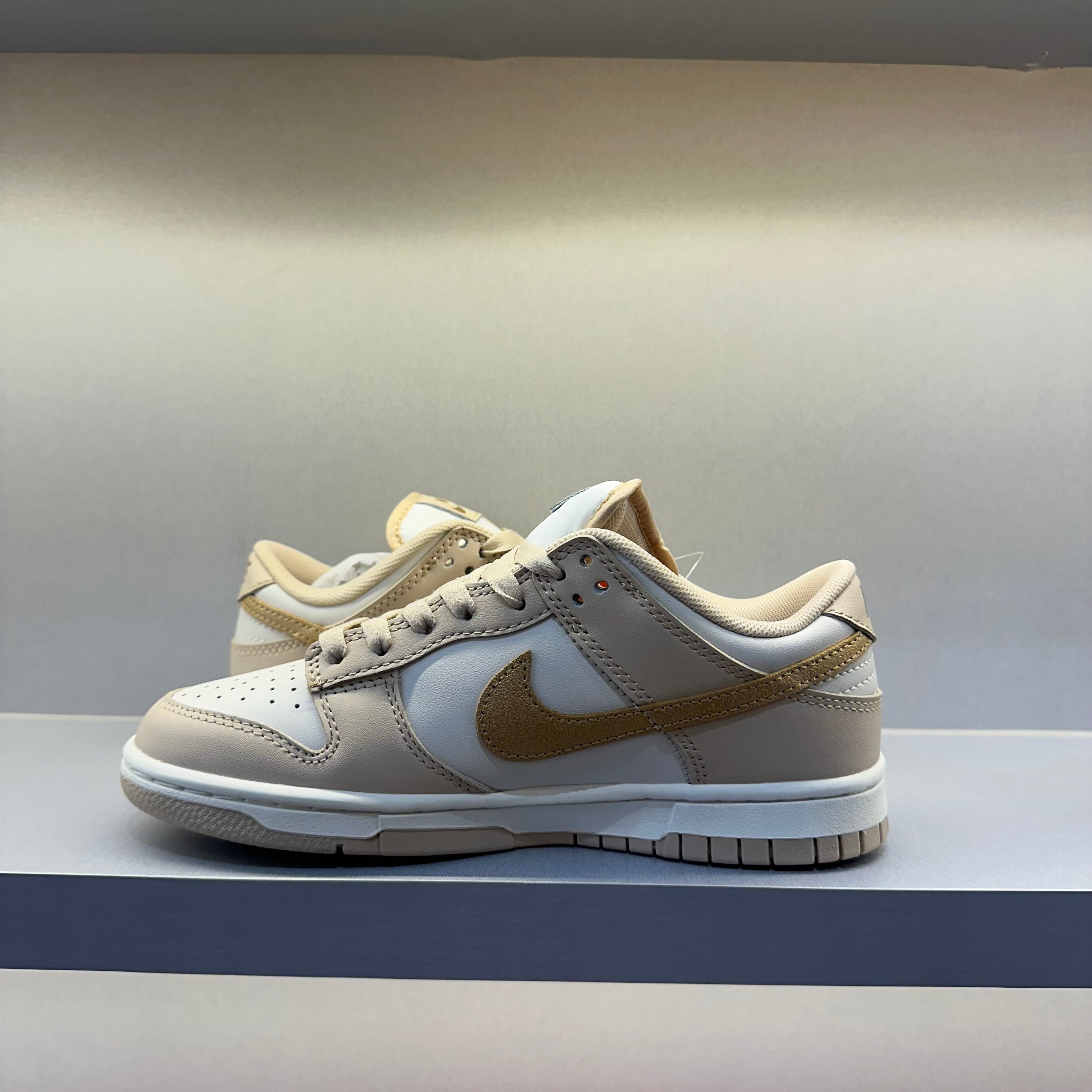 Nike Dunk Low Phantom Metallic Gold (Pronta Entrega)