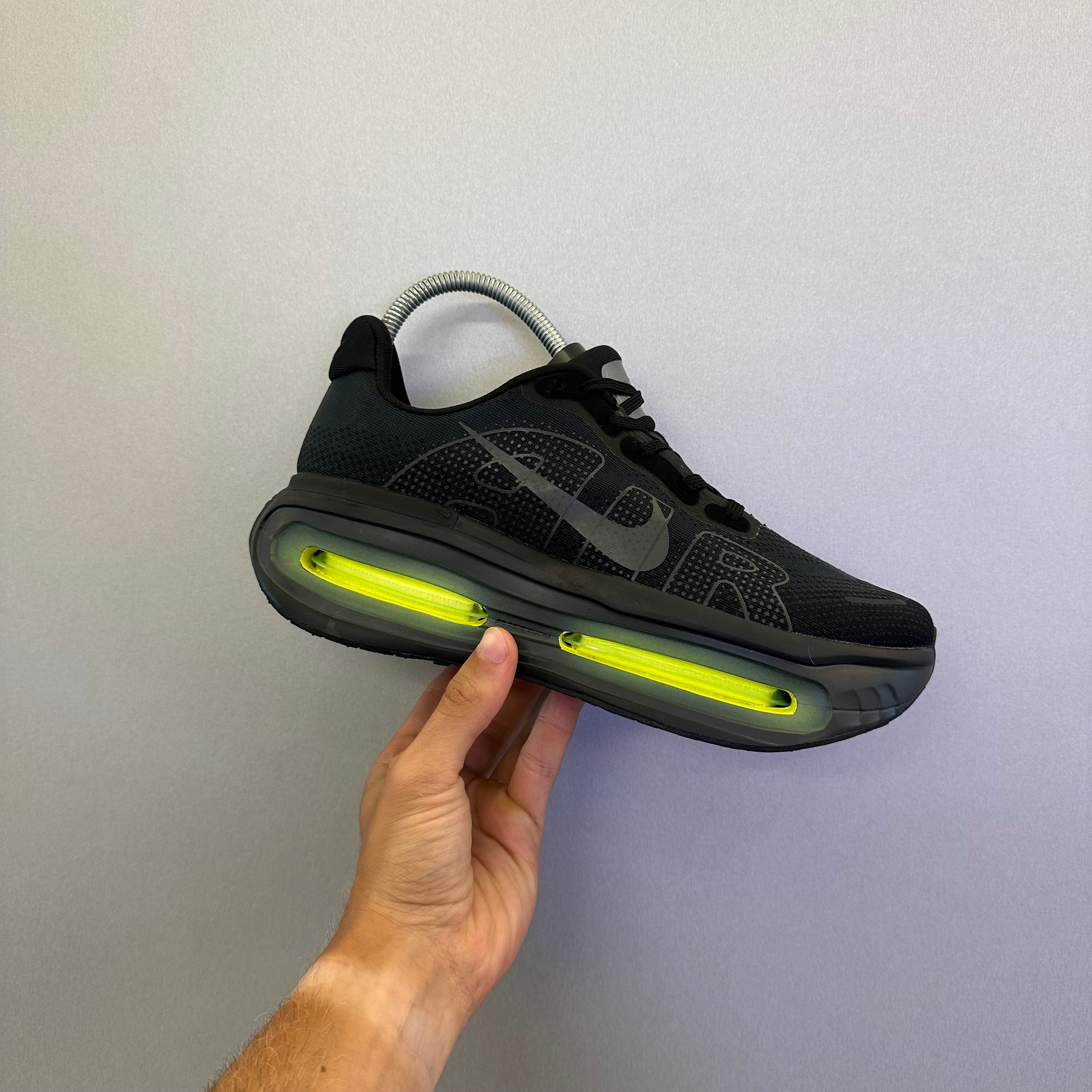 Nike Vomero Premium Black Volt (Pronta Entrega)