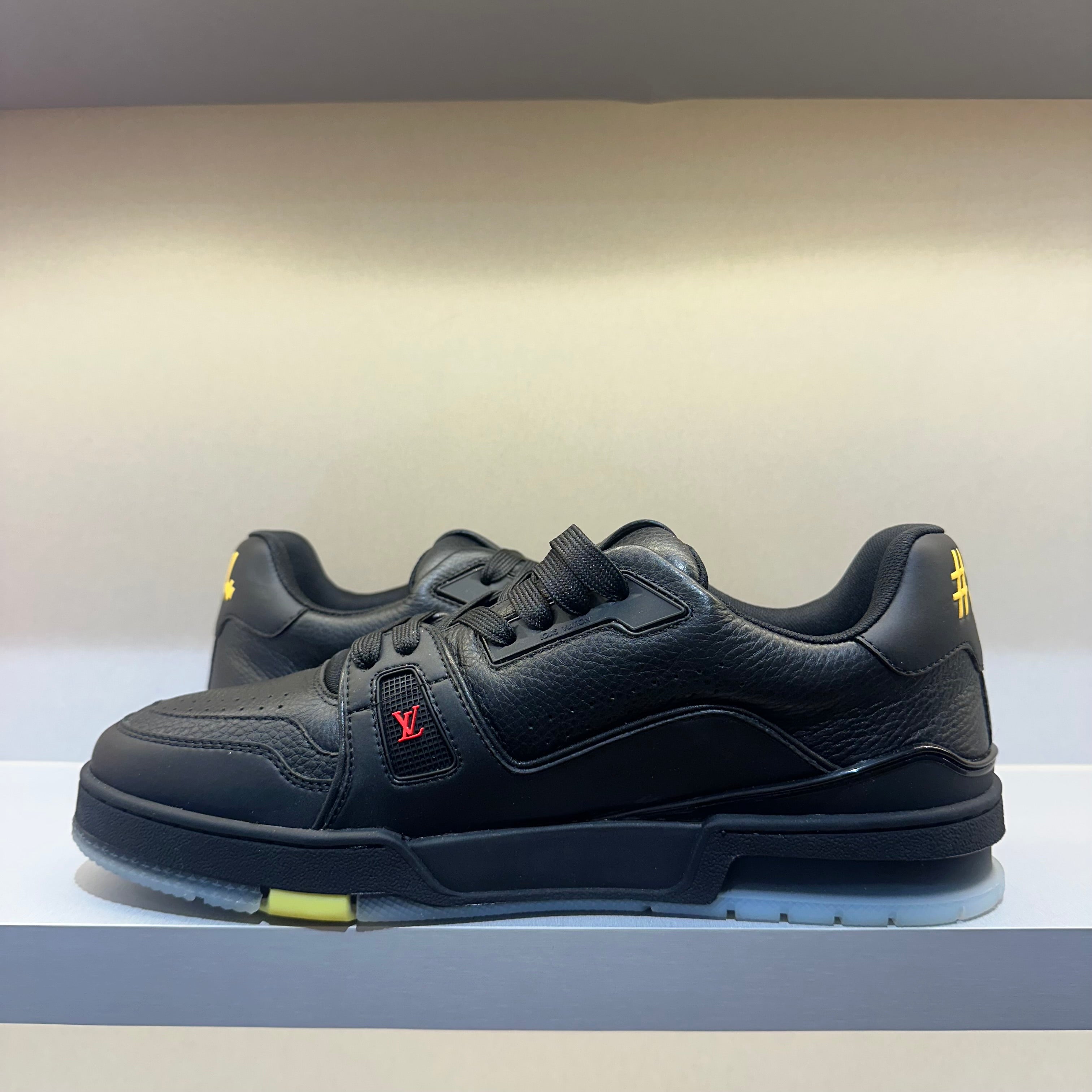 Louis Vuitton Trainer Black Signature (Pronta Entrega)