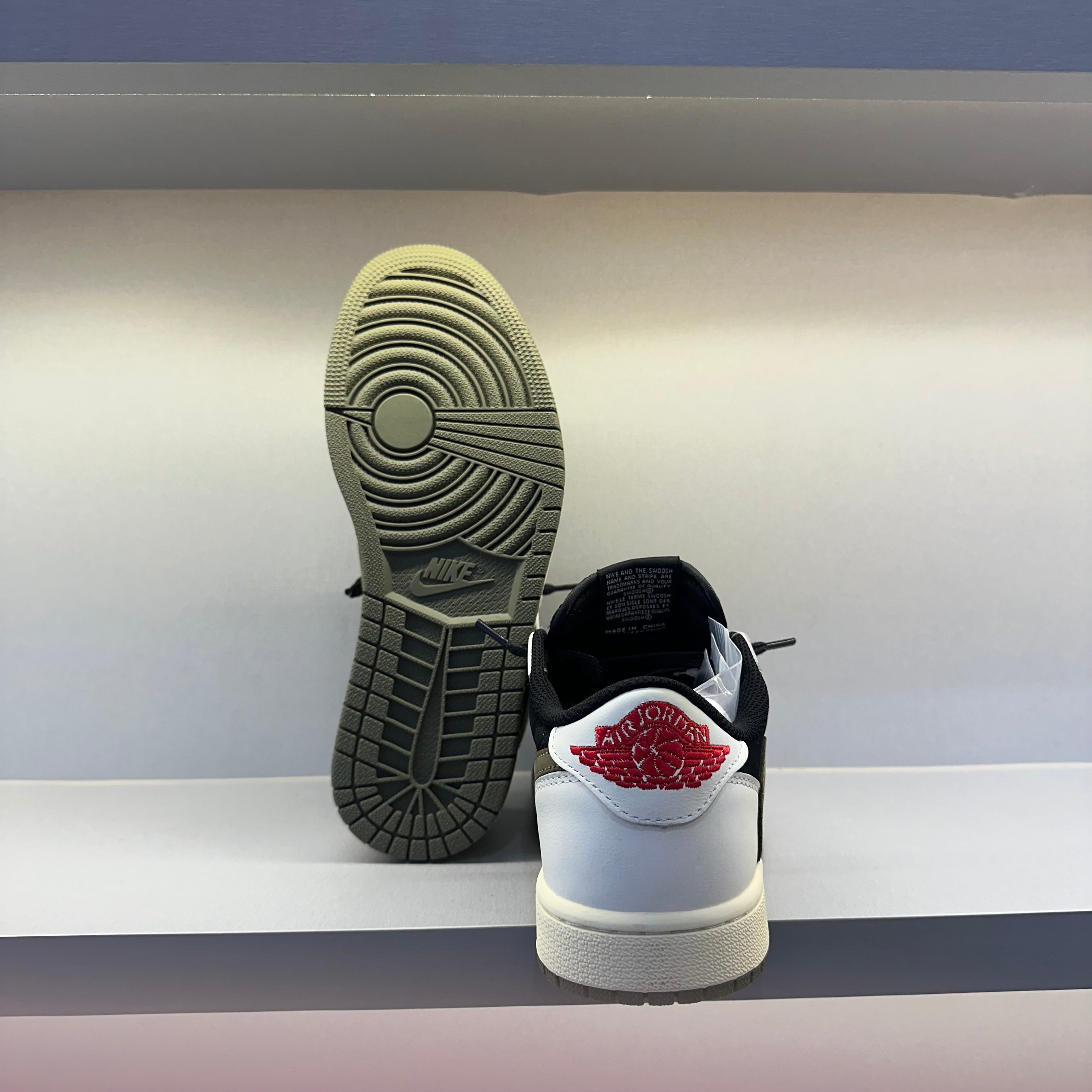 Jordan 1 Retro Low OG SP Travis Scott Olive (Pronta Entrega)