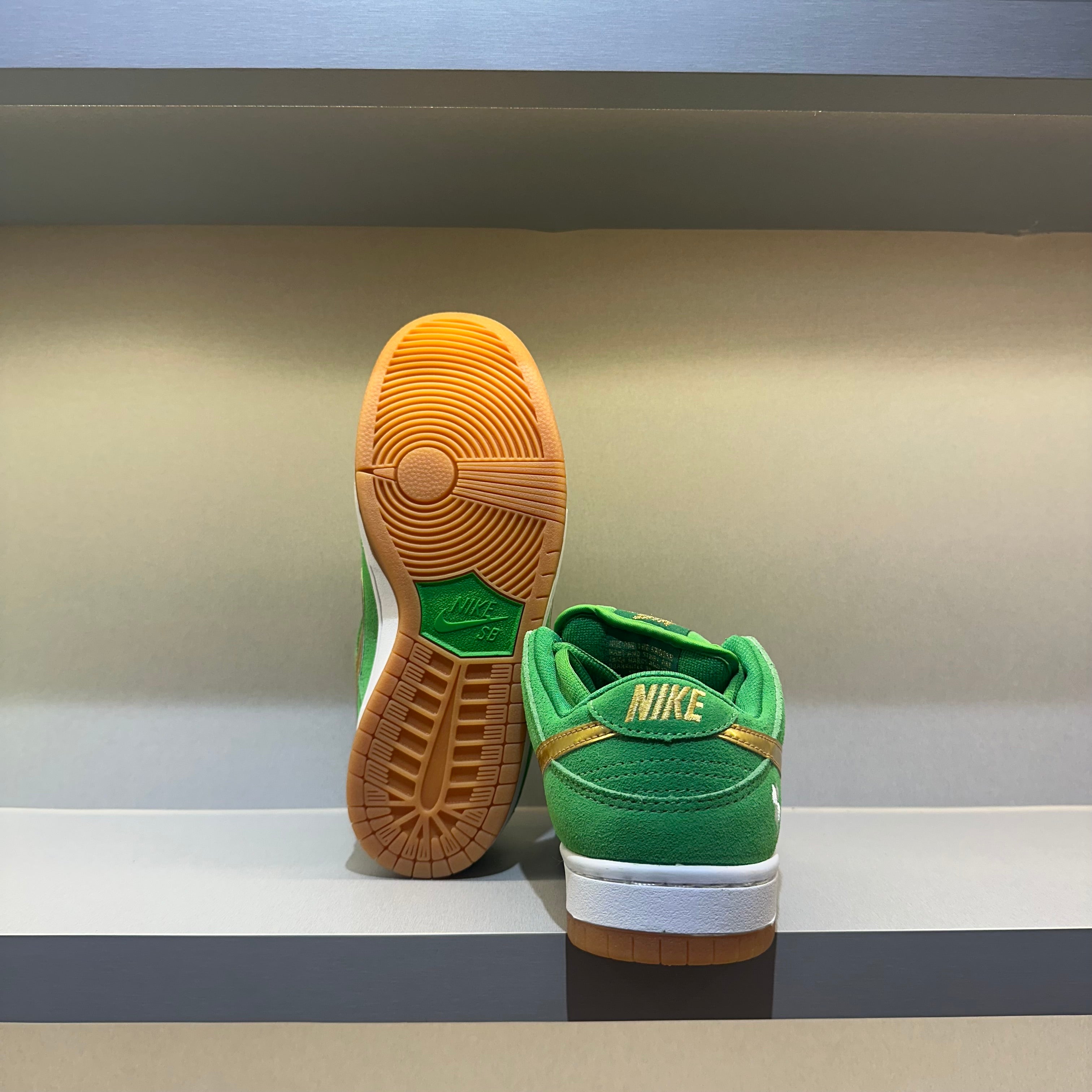 Nike Dunk Low SB "St Patrick's Day" (Pronta Entrega)