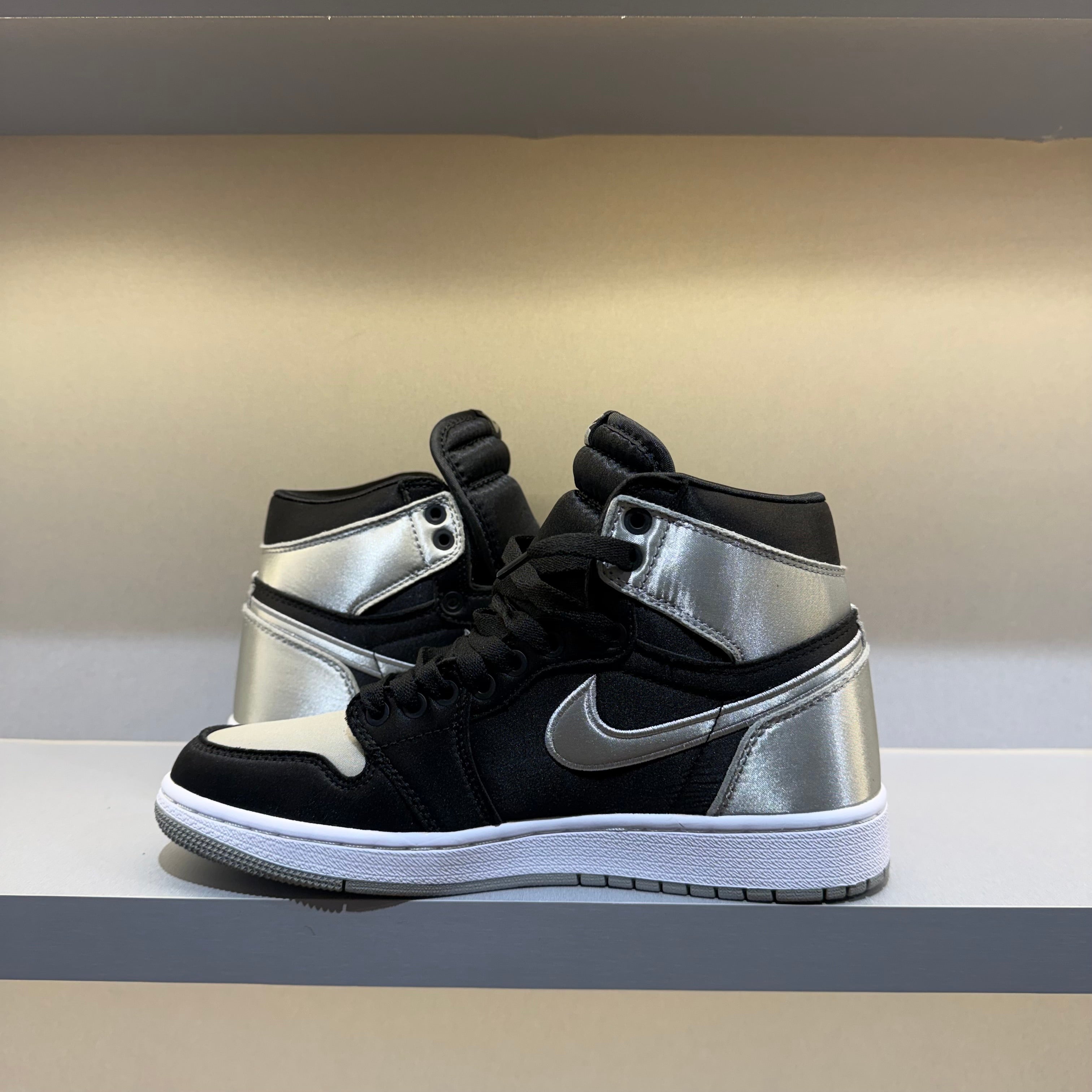 Air Jordan 1 High OG Satin Shadow (Pronta Entrega)
