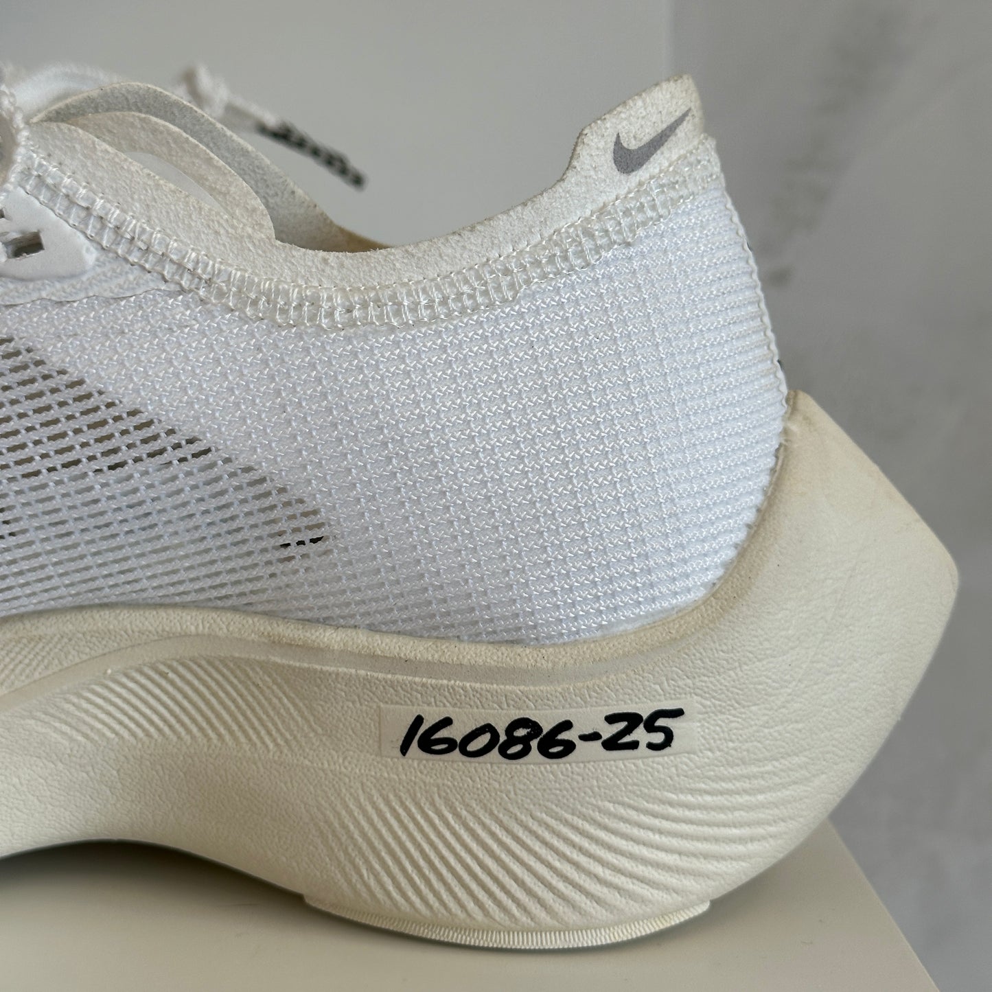 Nike ZoomX Vaporfly Next% 2 White Black (Pronta Entrega)