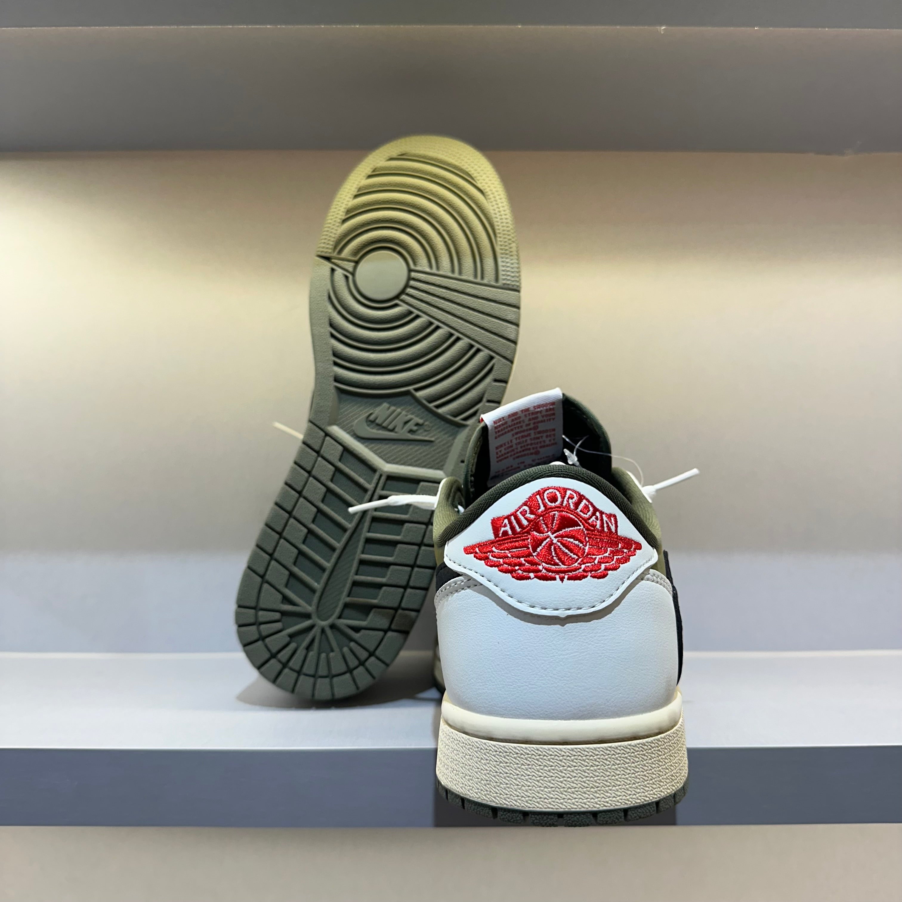 Jordan 1 Retro Low OG SP Travis Scott Reverse Olive (Pronta Entrega)